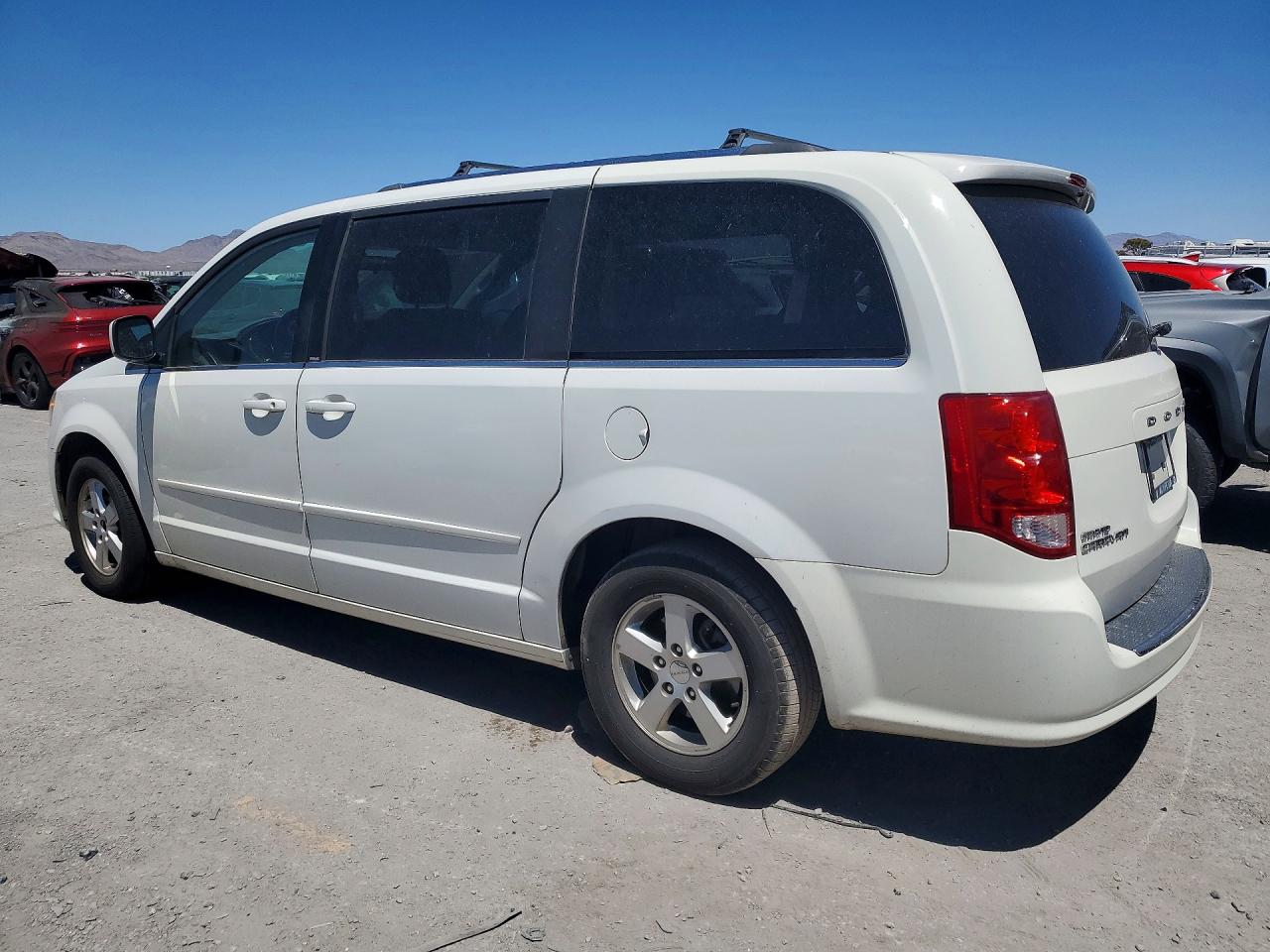 2011 Dodge Grand Caravan Crew White vin: 2D4RN5DG9BR791234