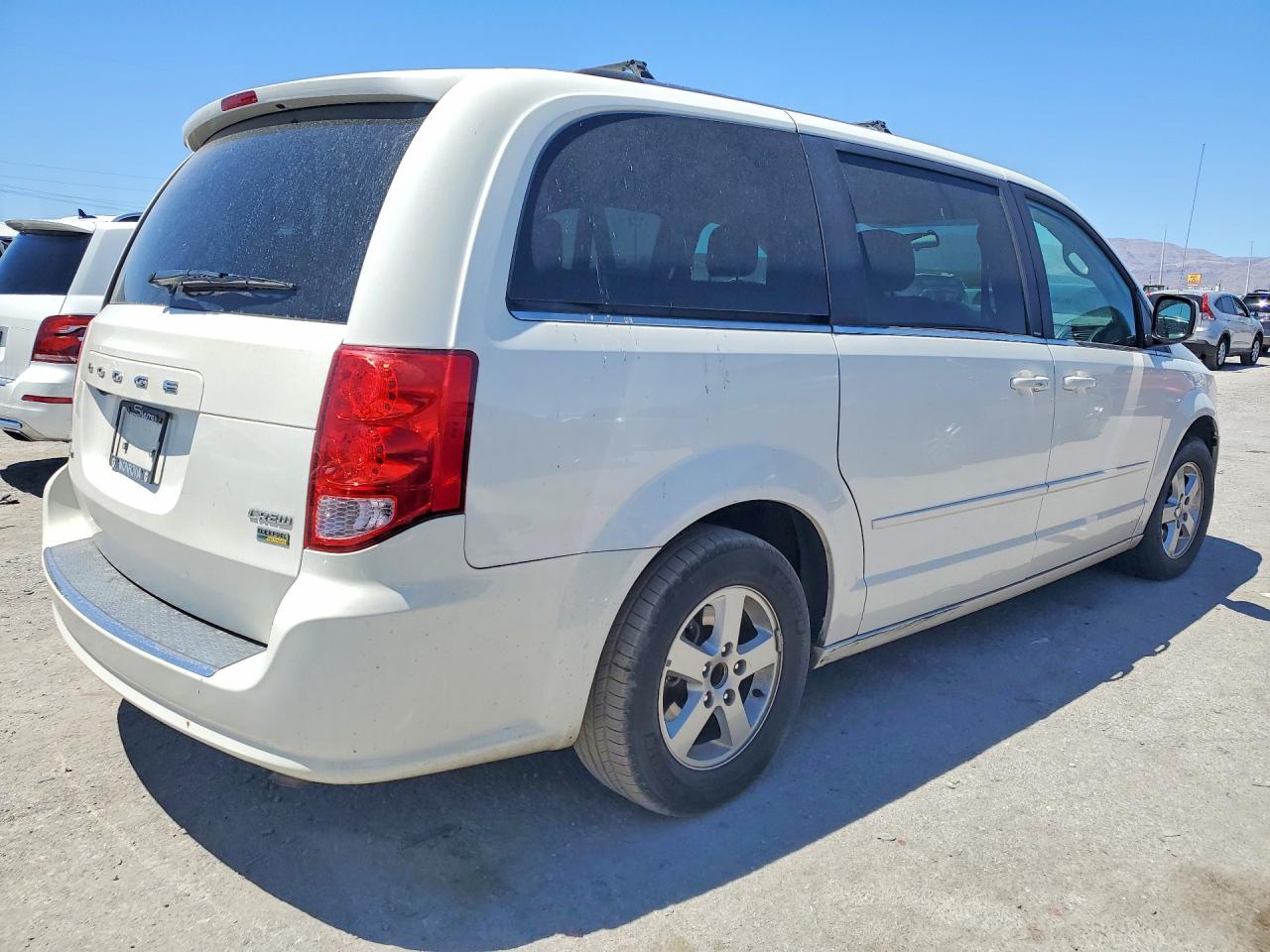 2011 Dodge Grand Caravan Crew White vin: 2D4RN5DG9BR791234