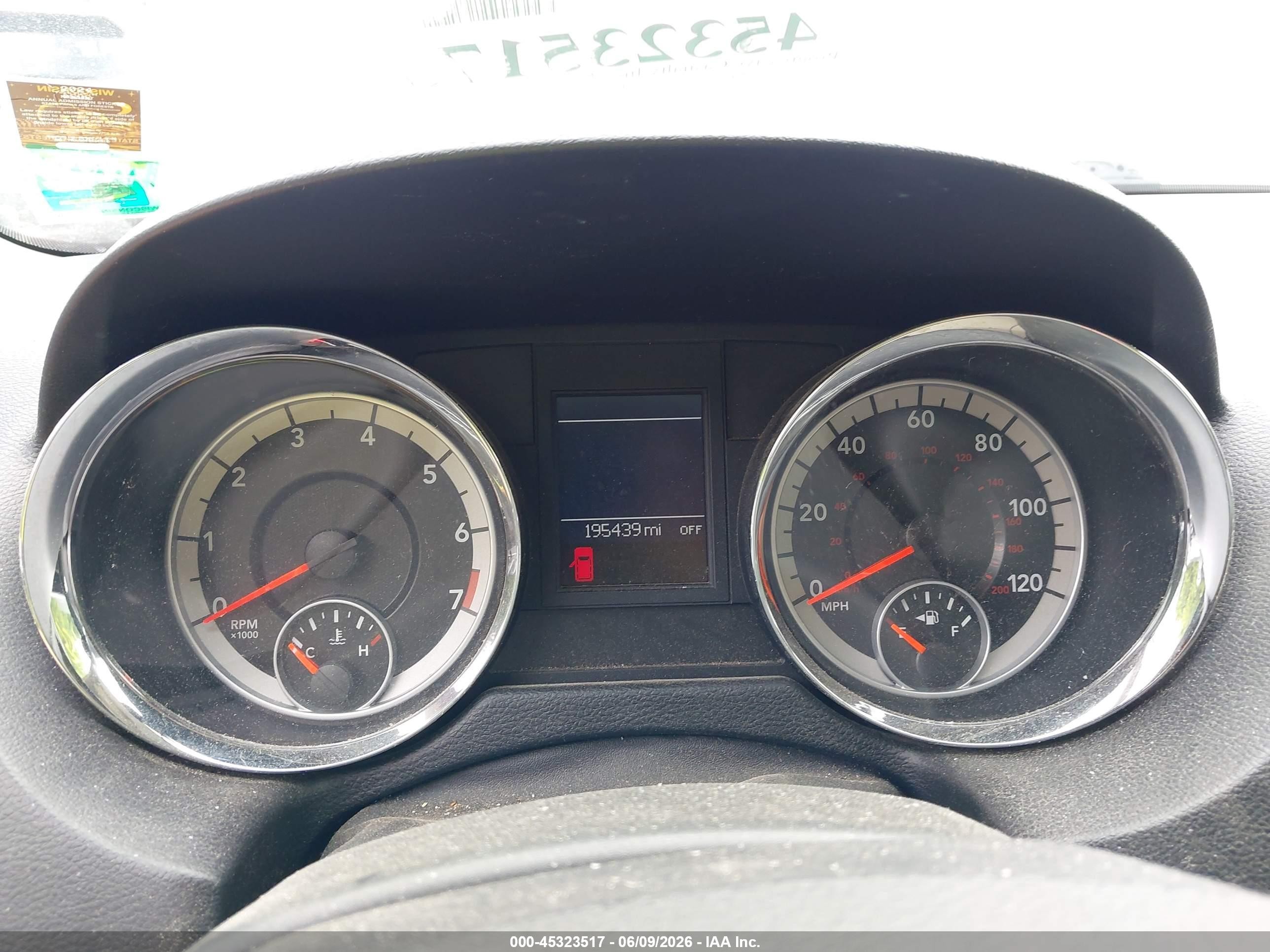 2011 Dodge Grand Caravan Crew Silver vin: 2D4RN5DGXBR629225