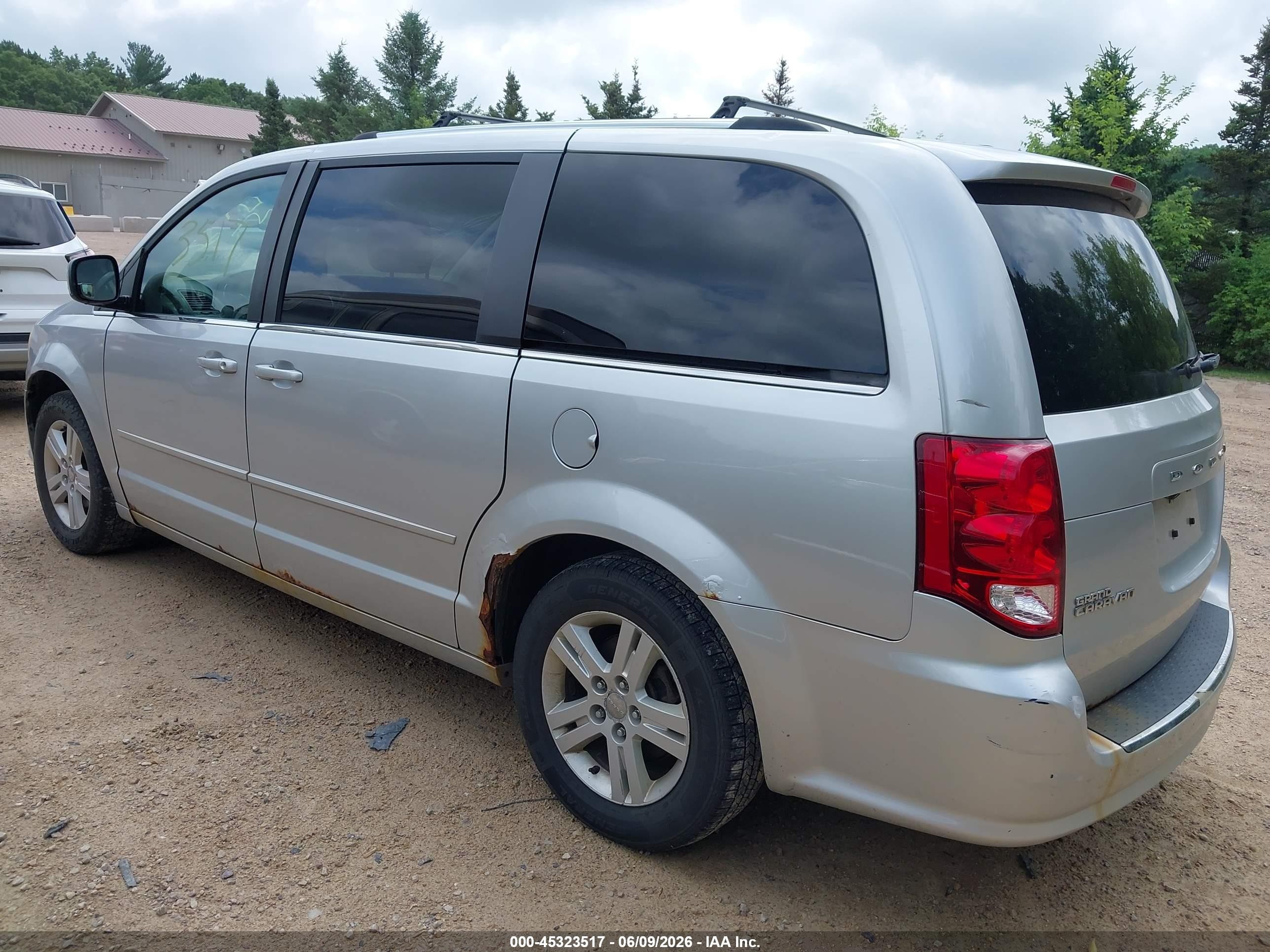 2011 Dodge Grand Caravan Crew Silver vin: 2D4RN5DGXBR629225