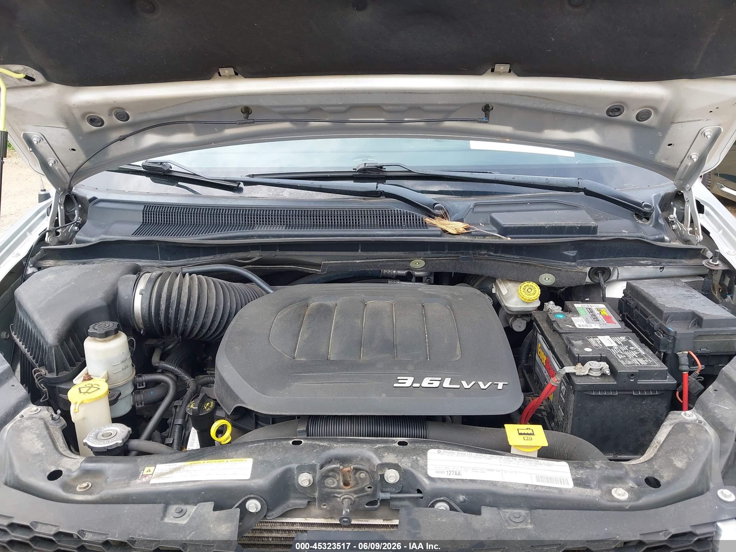 2011 Dodge Grand Caravan Crew Silver vin: 2D4RN5DGXBR629225