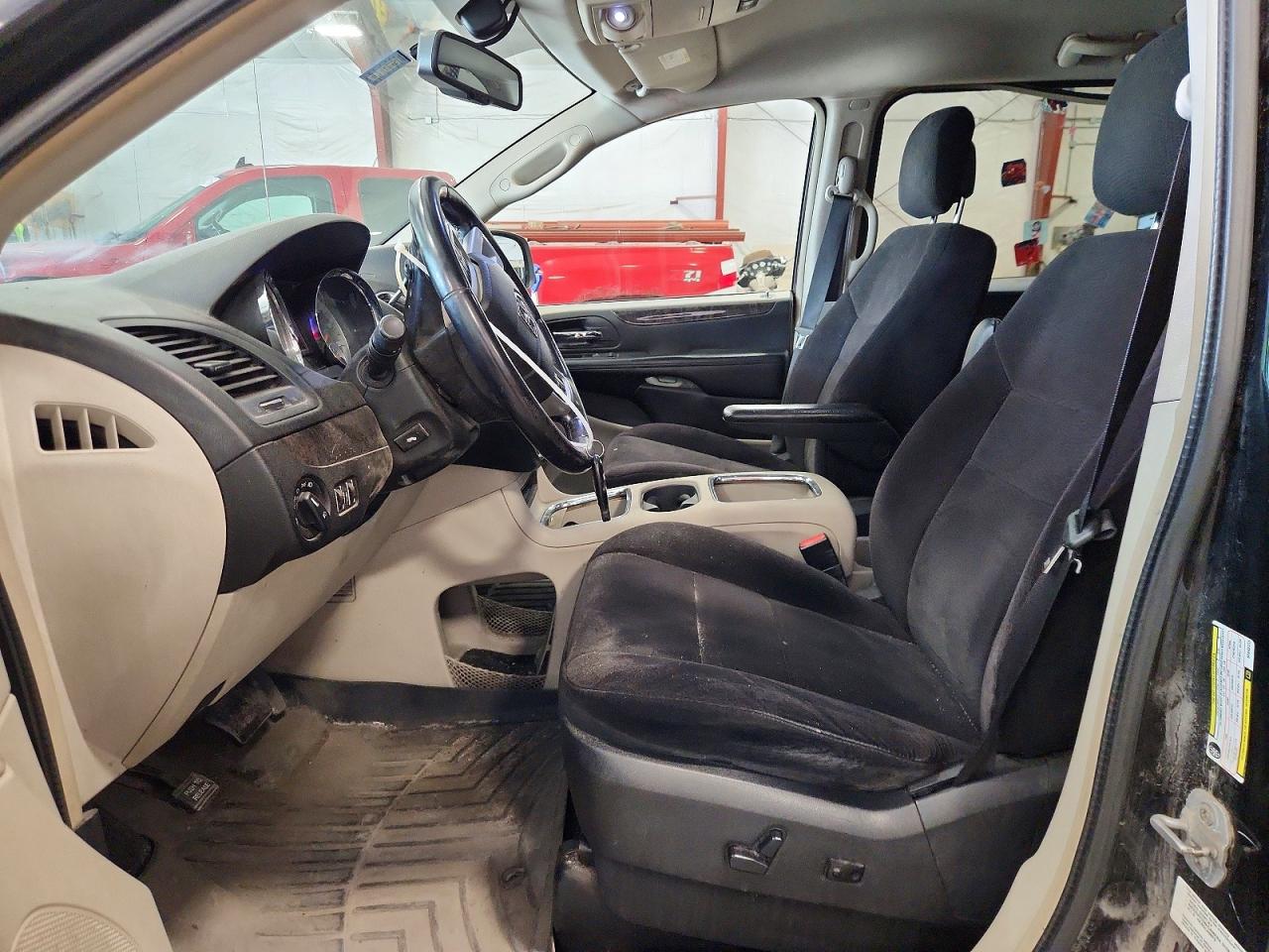 2011 Dodge Grand Caravan Crew Черный vin: 2D4RN5DGXBR643173