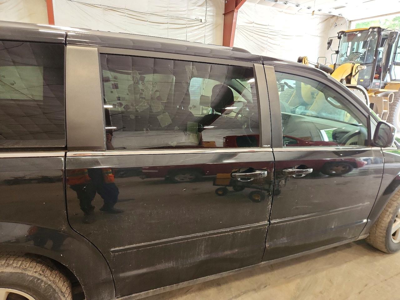 2011 Dodge Grand Caravan Crew Черный vin: 2D4RN5DGXBR643173