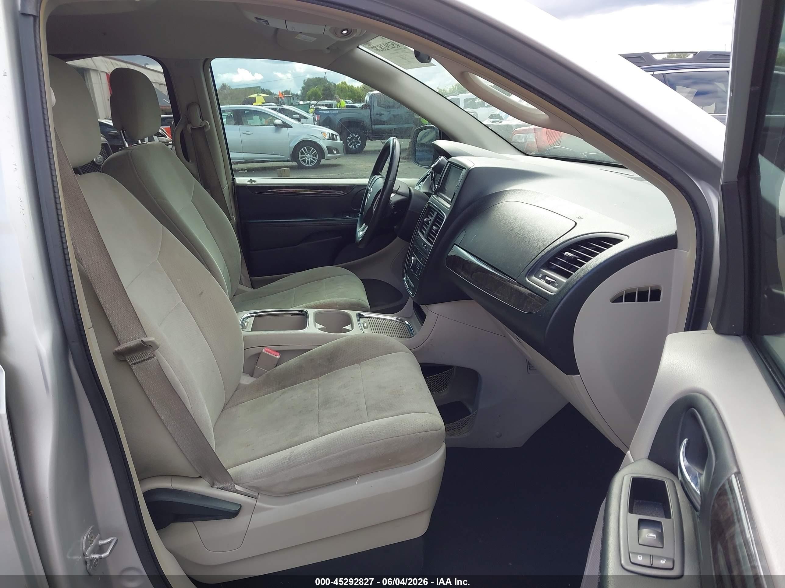 2011 Dodge Grand Caravan Crew Silver vin: 2D4RN5DGXBR649717