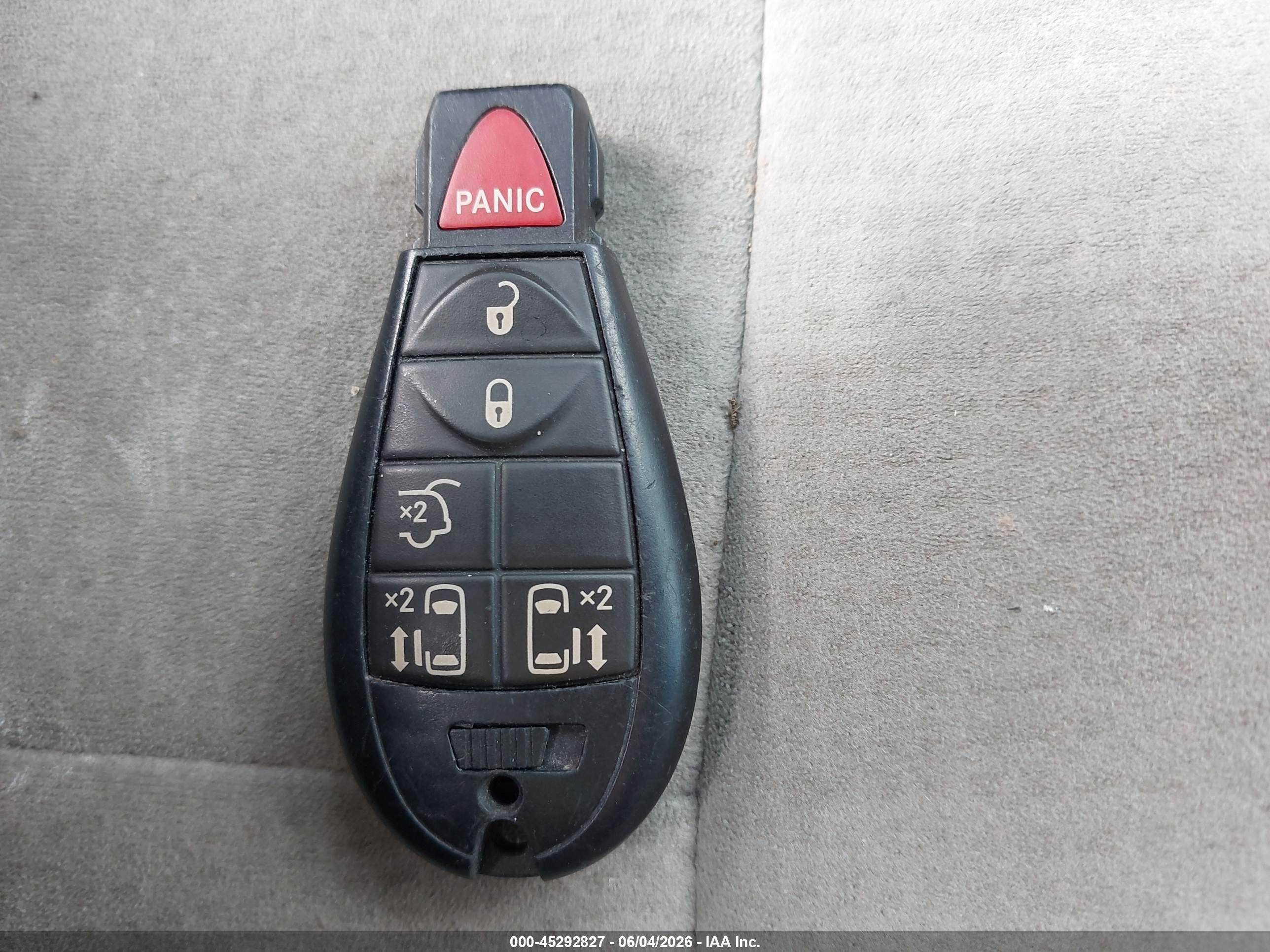 2011 Dodge Grand Caravan Crew Silver vin: 2D4RN5DGXBR649717