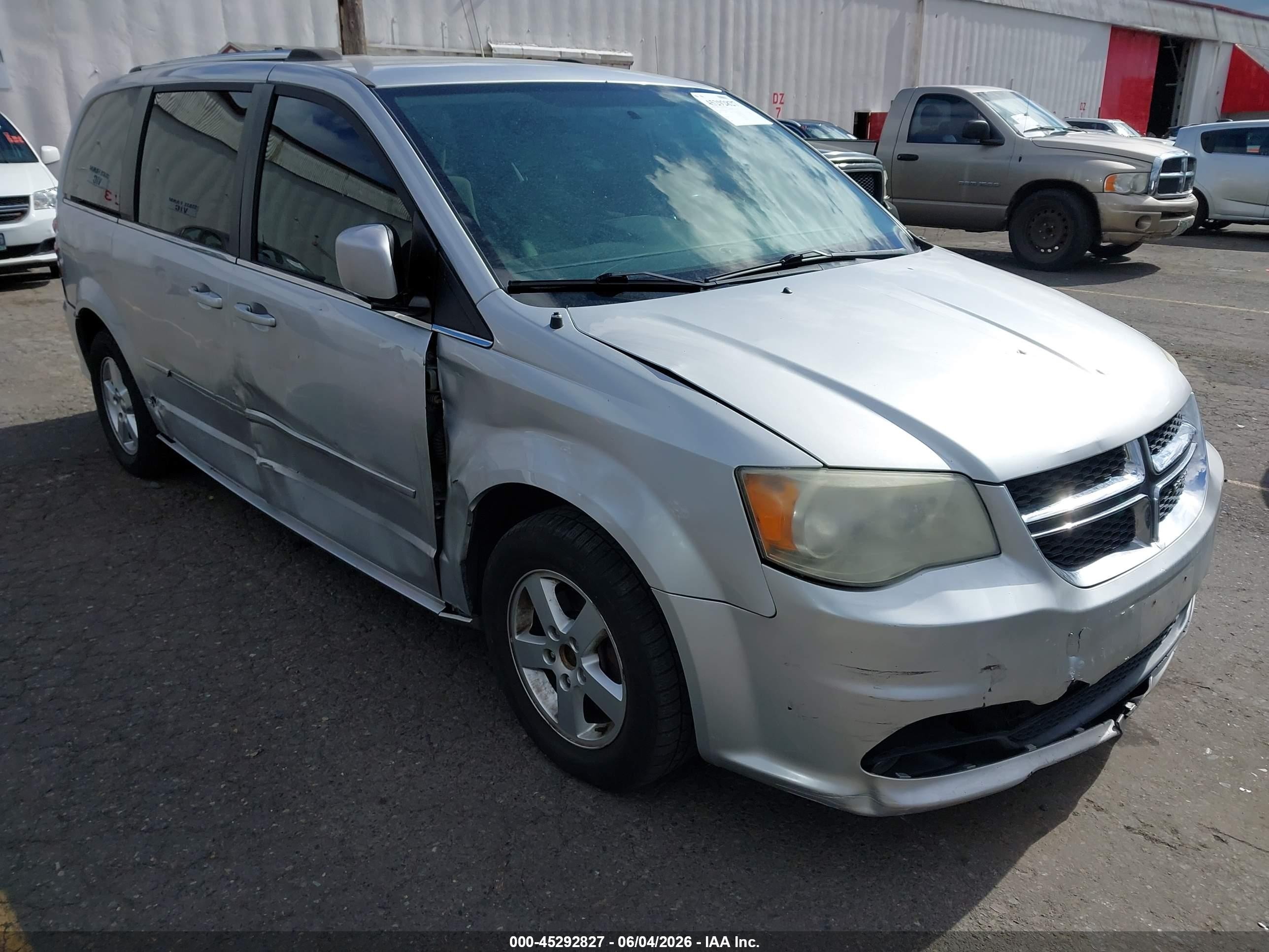 2011 Dodge Grand Caravan Crew Silver vin: 2D4RN5DGXBR649717