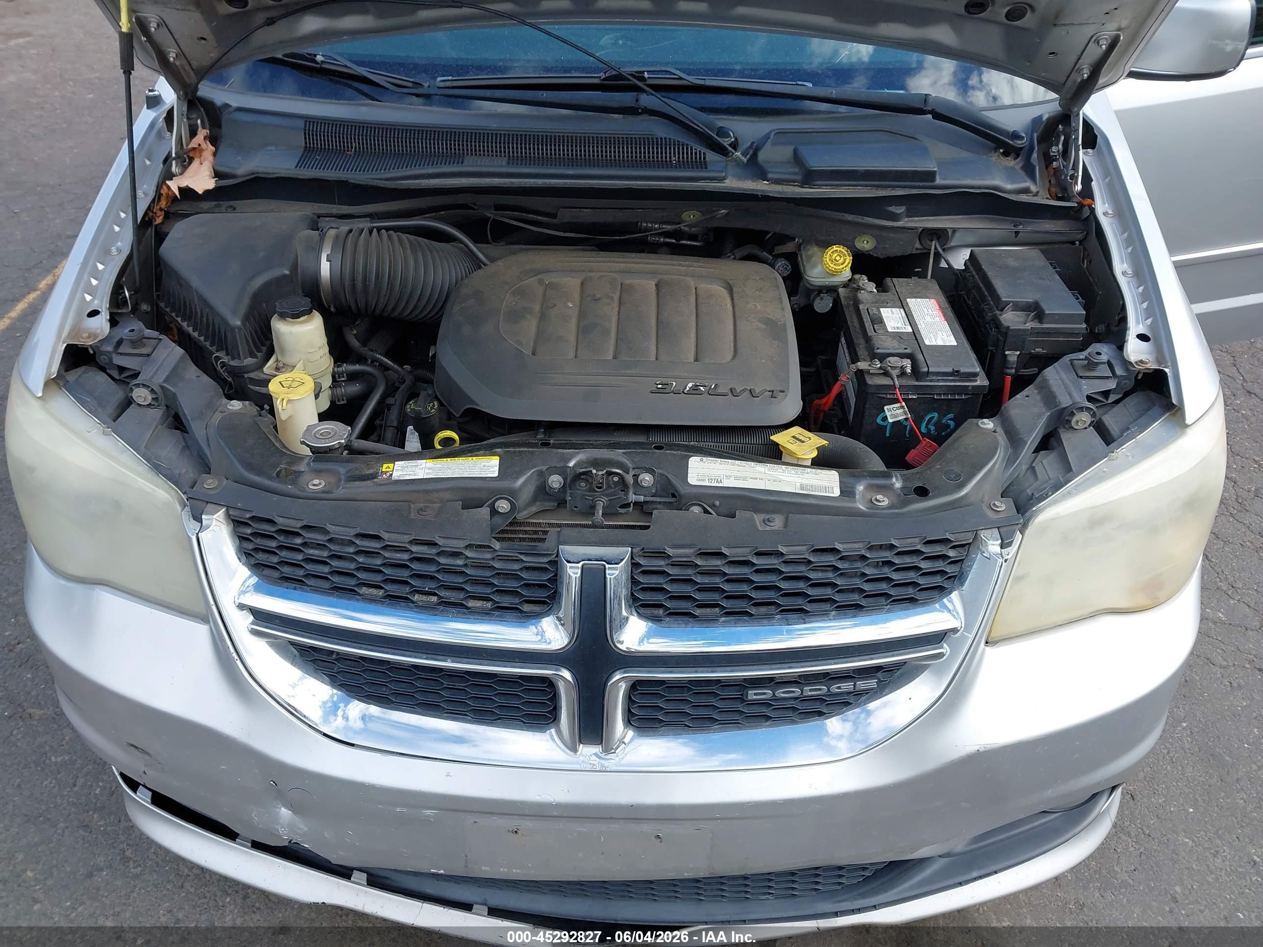 2011 Dodge Grand Caravan Crew Silver vin: 2D4RN5DGXBR649717