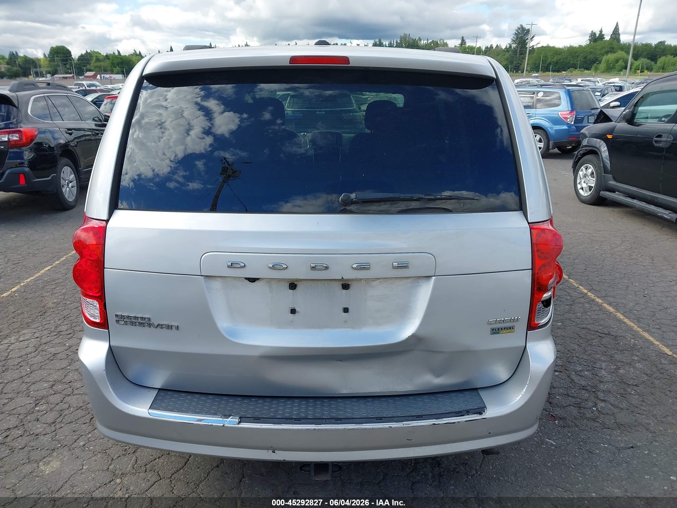 2011 Dodge Grand Caravan Crew Silver vin: 2D4RN5DGXBR649717
