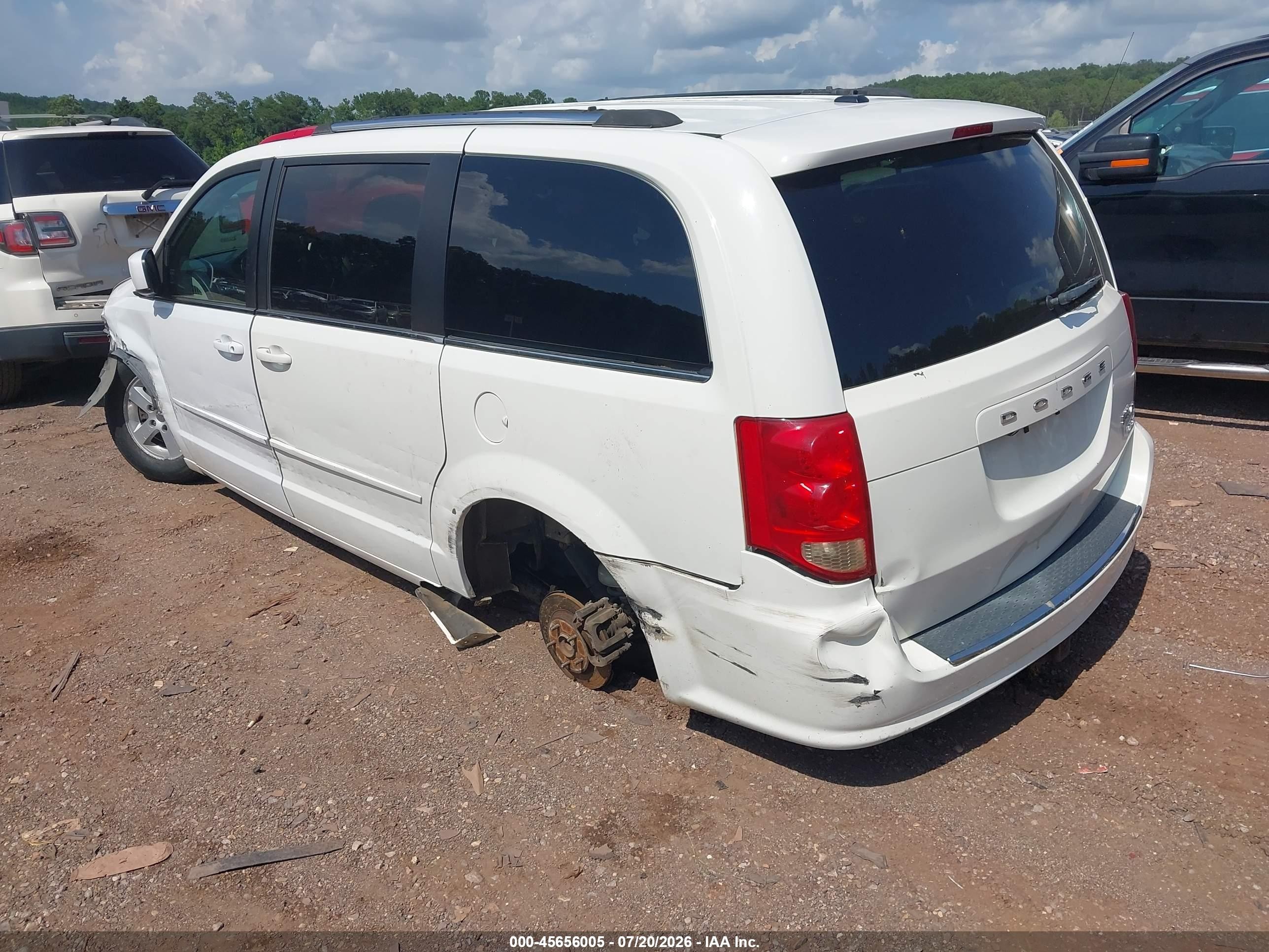 2011 Dodge Grand Caravan Crew White vin: 2D4RN5DGXBR657767