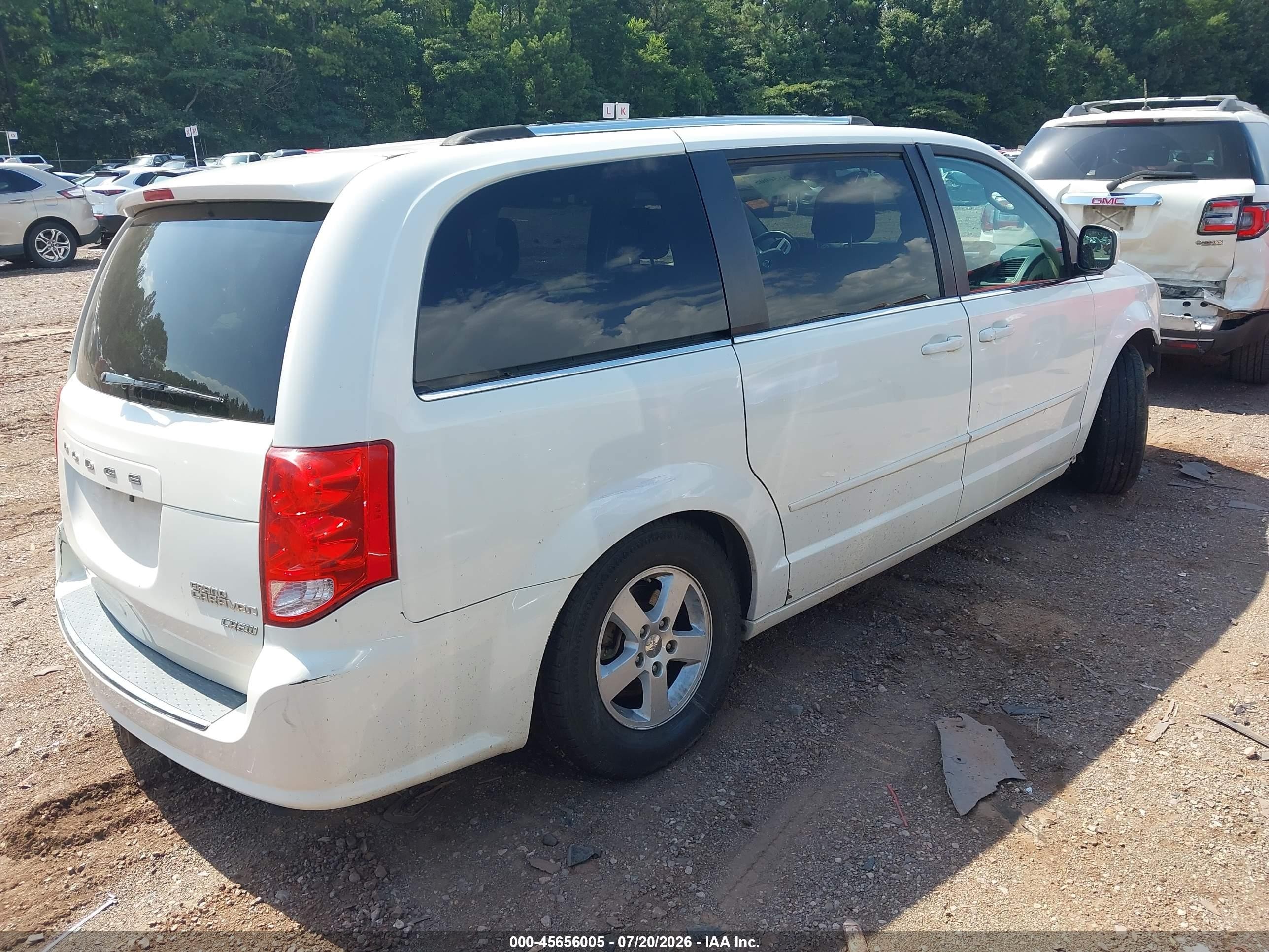2011 Dodge Grand Caravan Crew White vin: 2D4RN5DGXBR657767