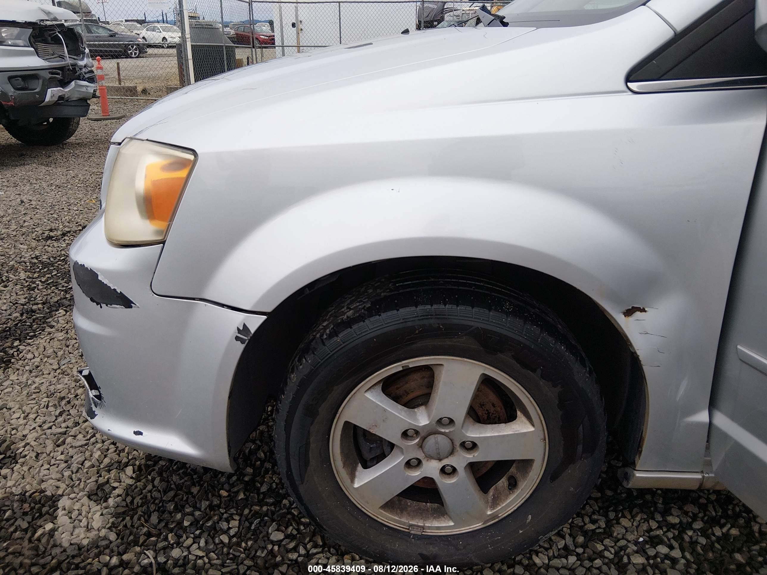 2011 Dodge Grand Caravan Crew Silver vin: 2D4RN5DGXBR661351