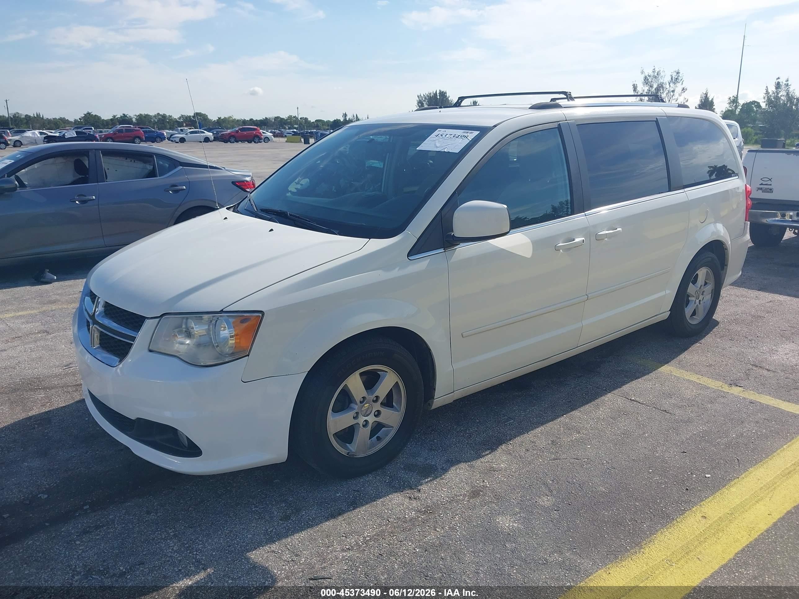 2011 Dodge Grand Caravan Crew White vin: 2D4RN5DGXBR678487