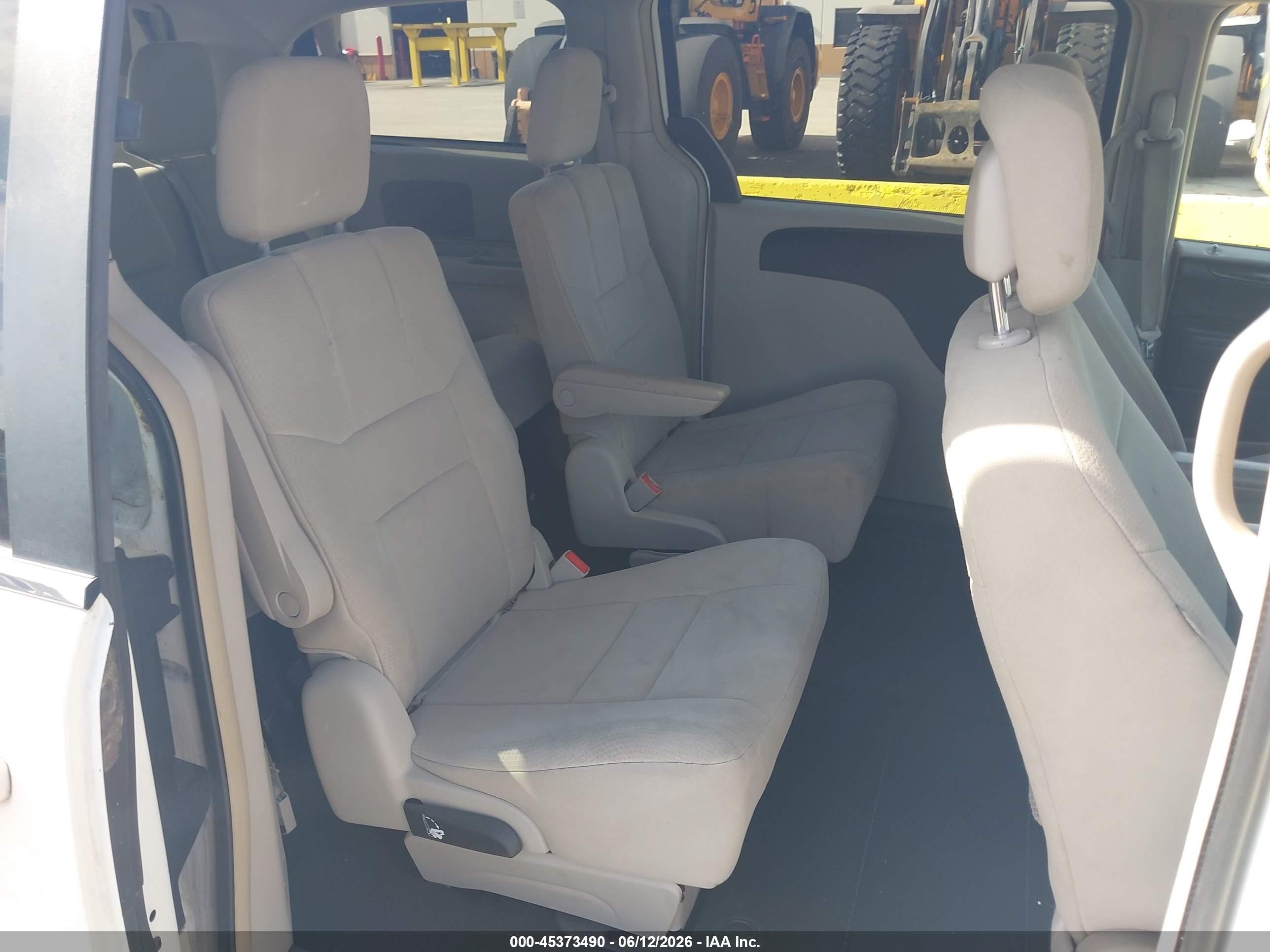 2011 Dodge Grand Caravan Crew White vin: 2D4RN5DGXBR678487