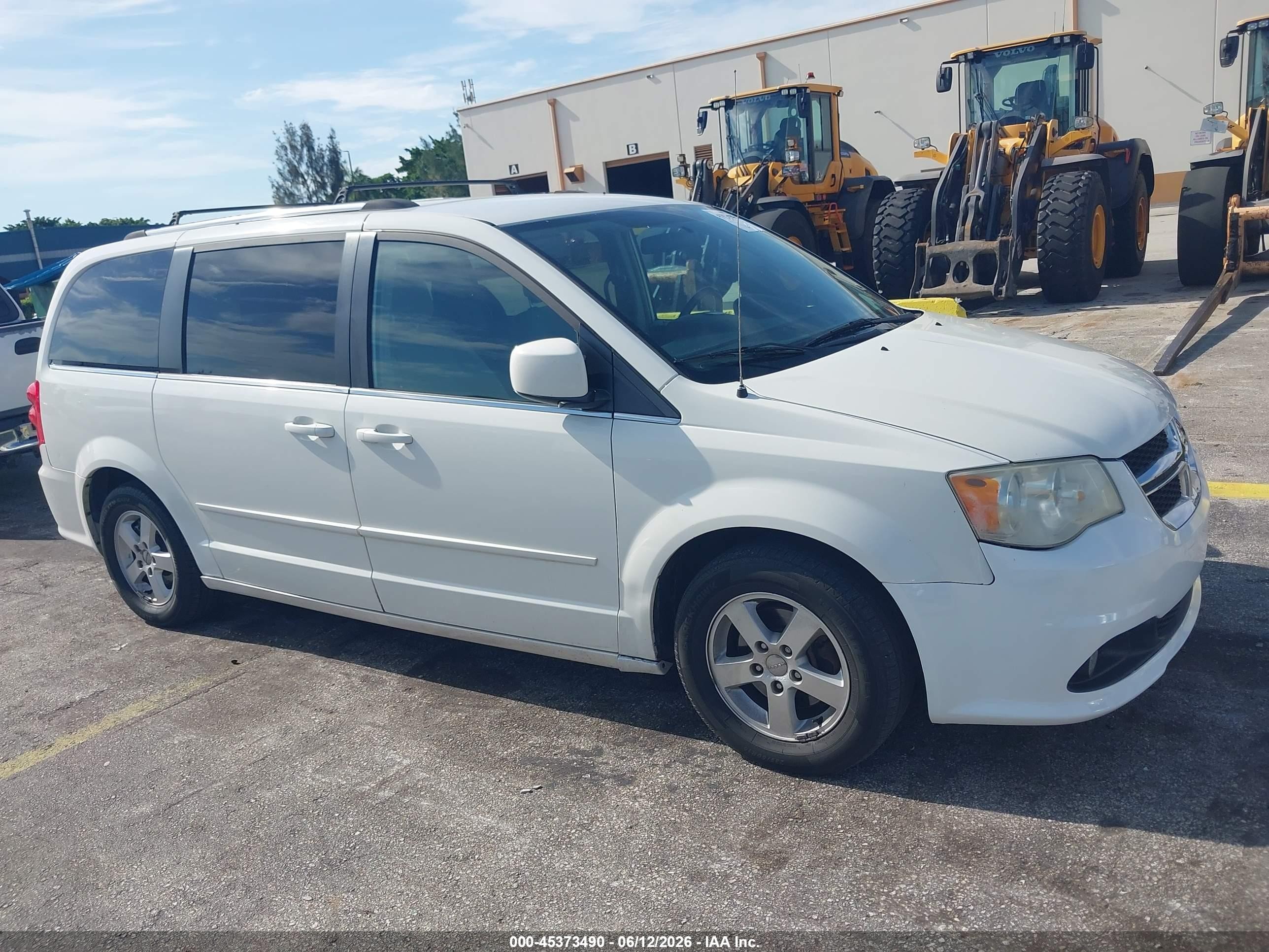 2011 Dodge Grand Caravan Crew White vin: 2D4RN5DGXBR678487