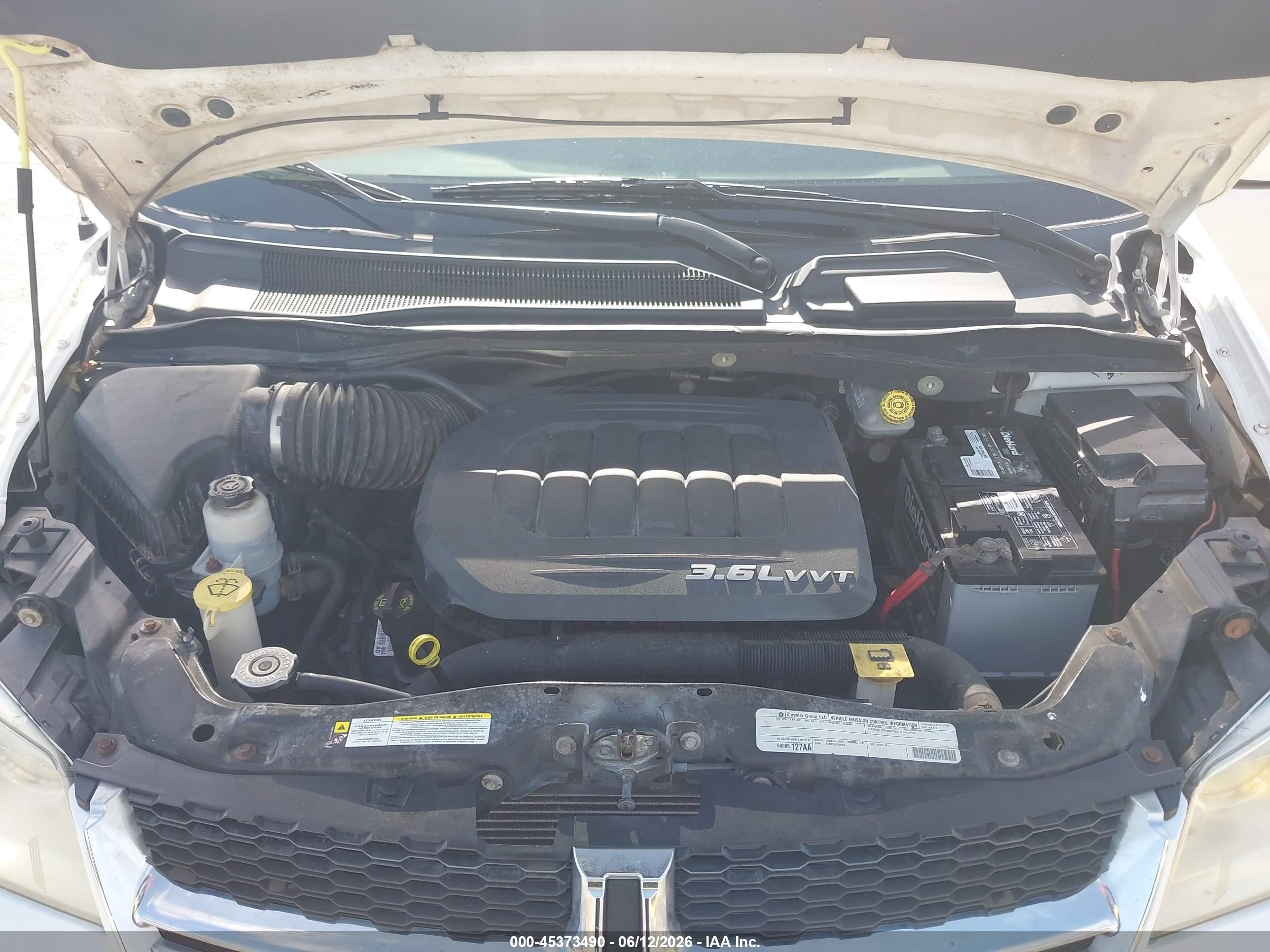 2011 Dodge Grand Caravan Crew White vin: 2D4RN5DGXBR678487