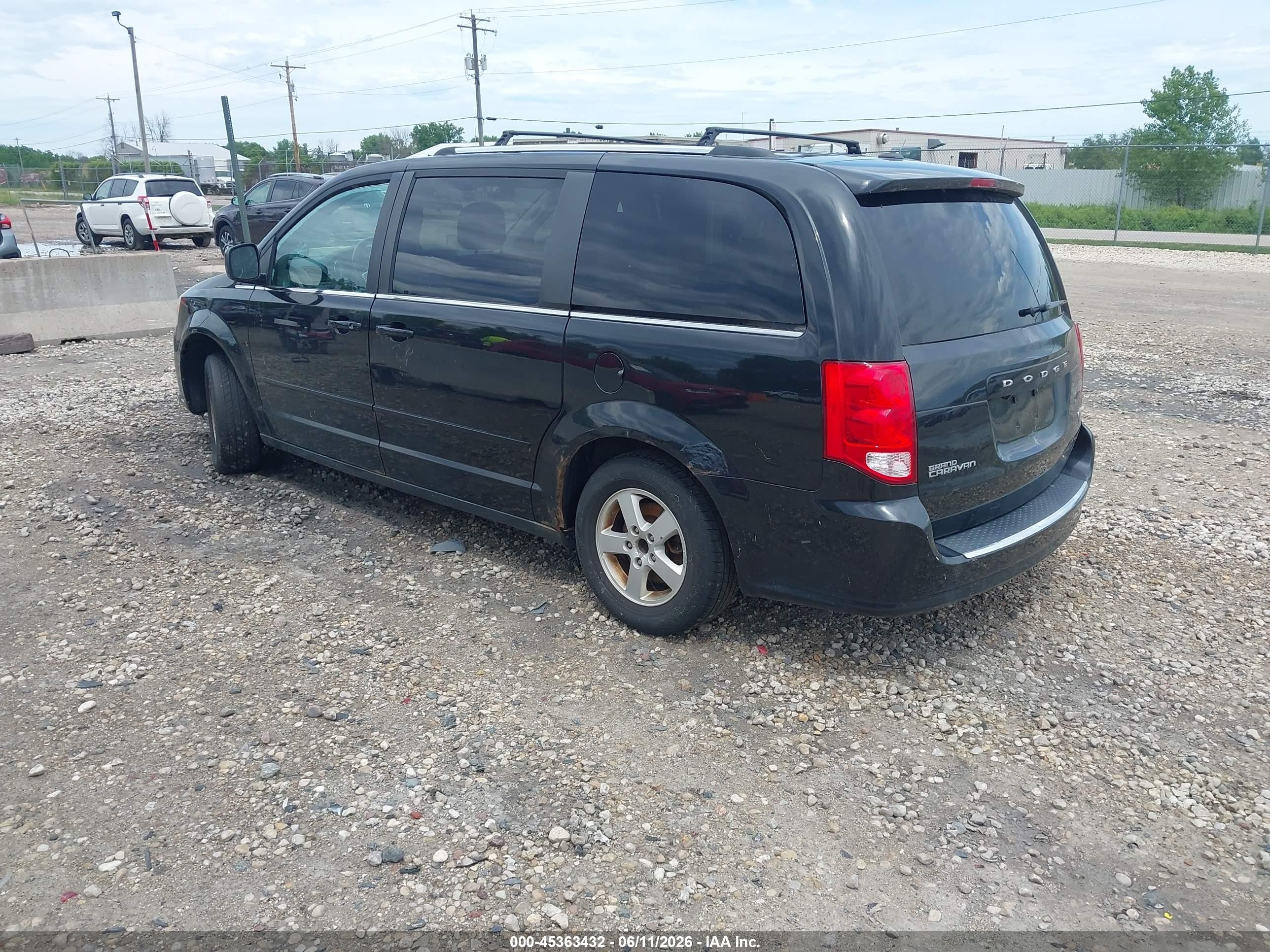 2011 Dodge Grand Caravan Crew Black vin: 2D4RN5DGXBR679025