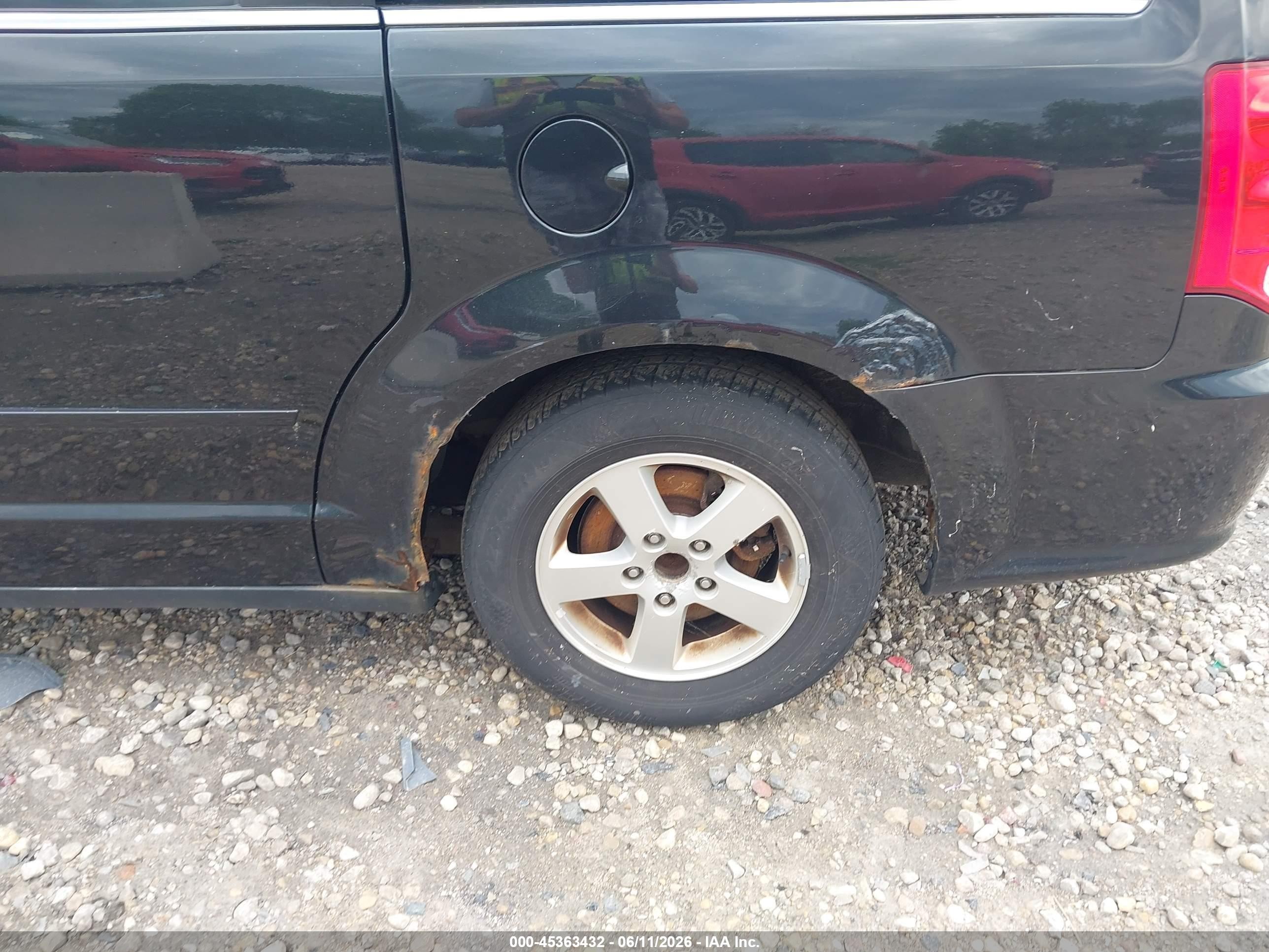 2011 Dodge Grand Caravan Crew Black vin: 2D4RN5DGXBR679025