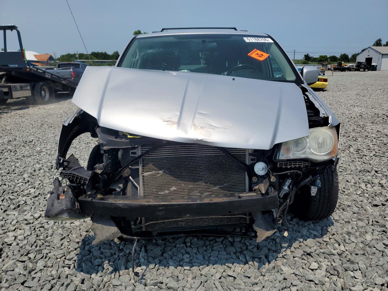 2011 Dodge Grand Caravan Crew Silver vin: 2D4RN5DGXBR743922