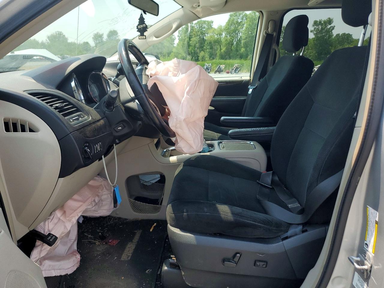 2011 Dodge Grand Caravan Crew Silver vin: 2D4RN5DGXBR743922