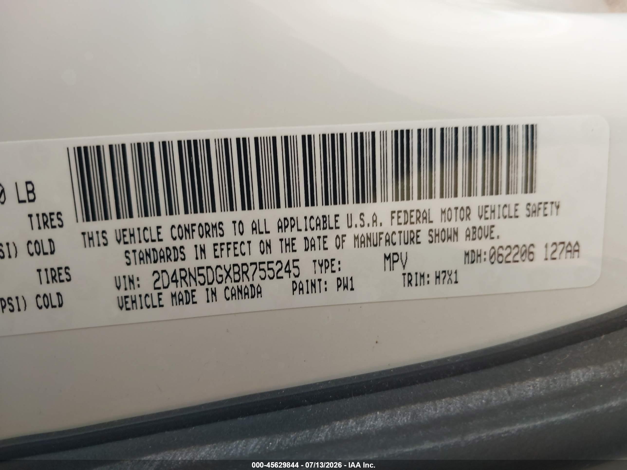 2011 Dodge Grand Caravan Crew White vin: 2D4RN5DGXBR755245
