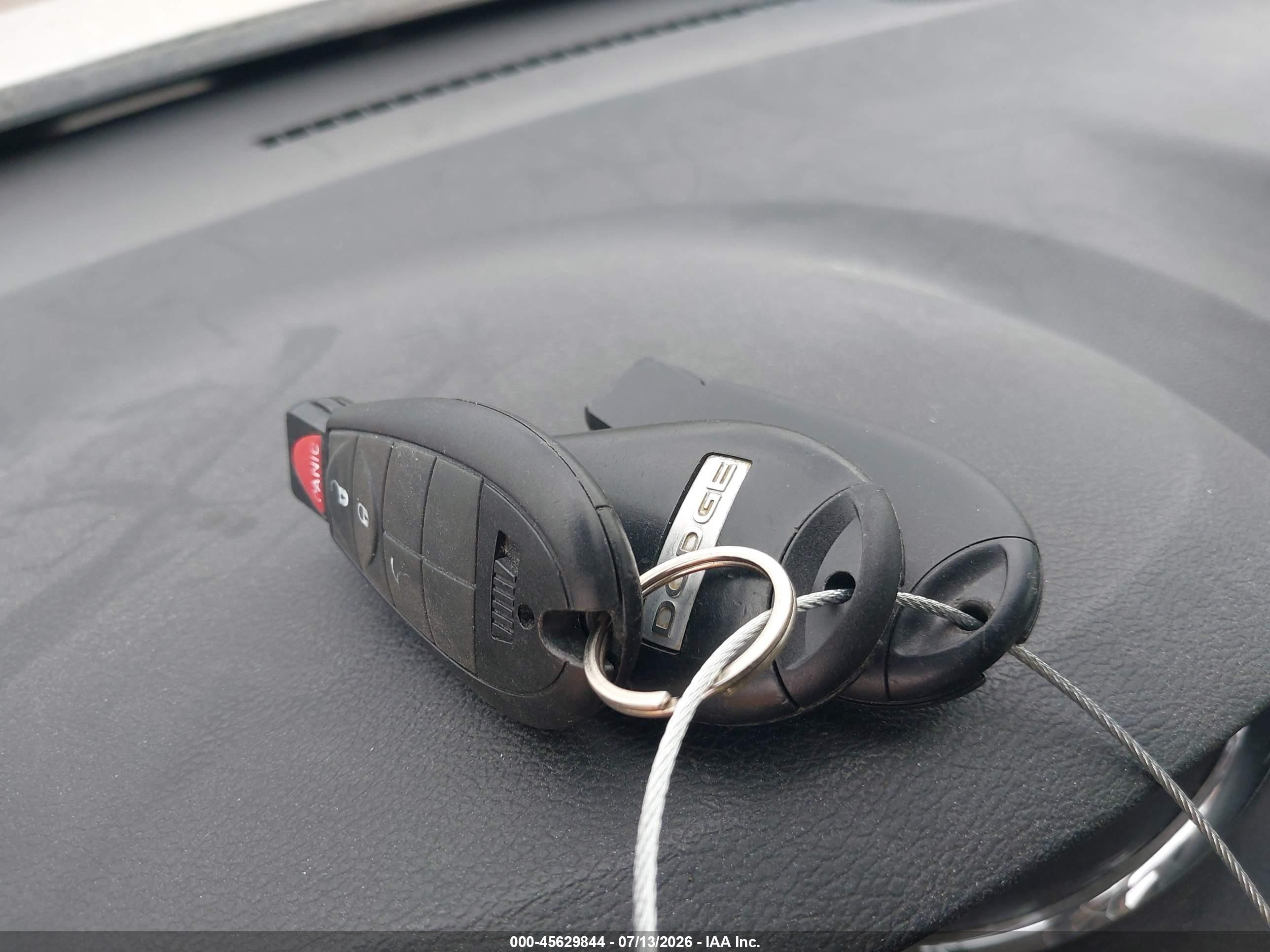 2011 Dodge Grand Caravan Crew White vin: 2D4RN5DGXBR755245