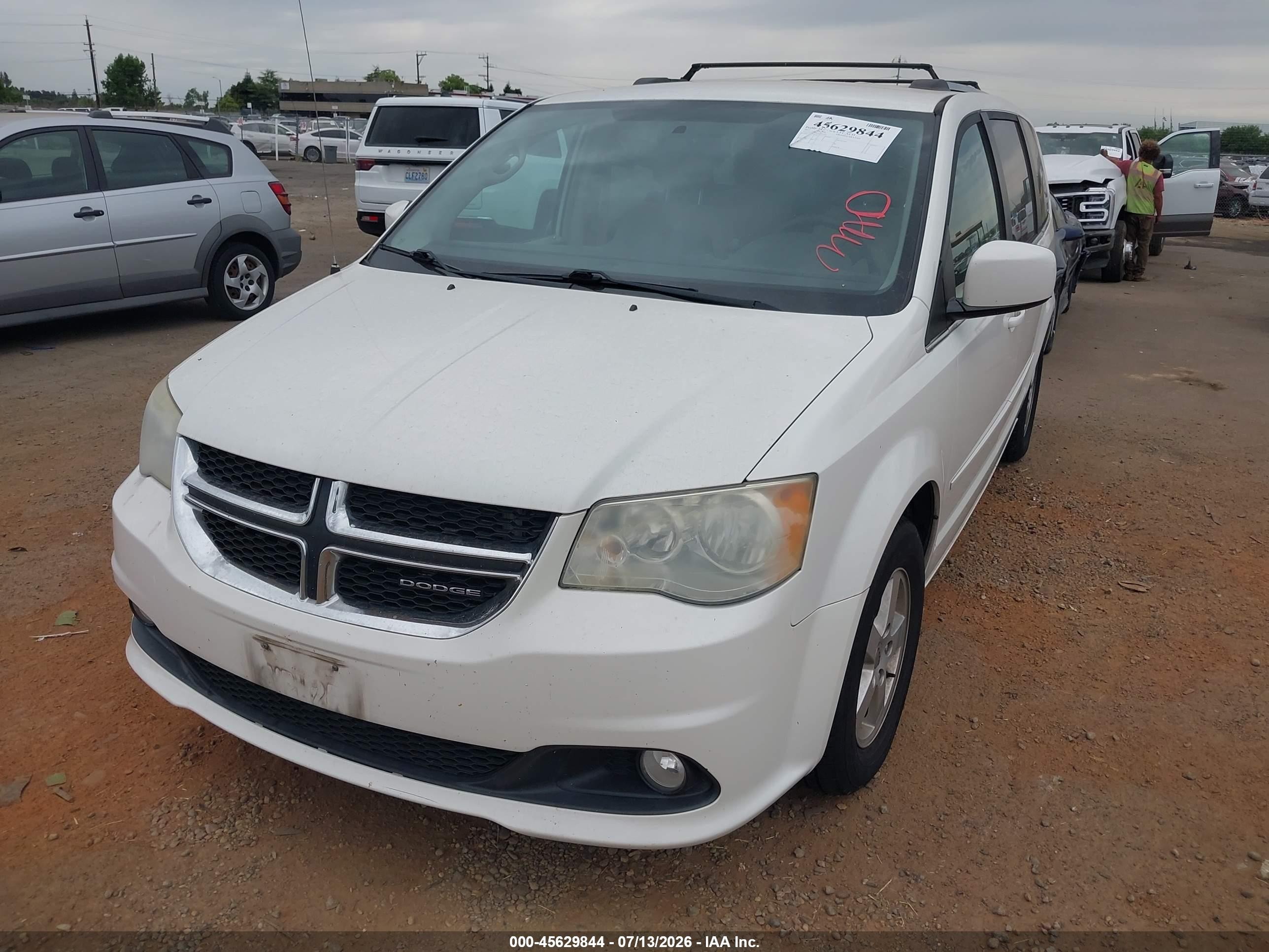 2011 Dodge Grand Caravan Crew White vin: 2D4RN5DGXBR755245