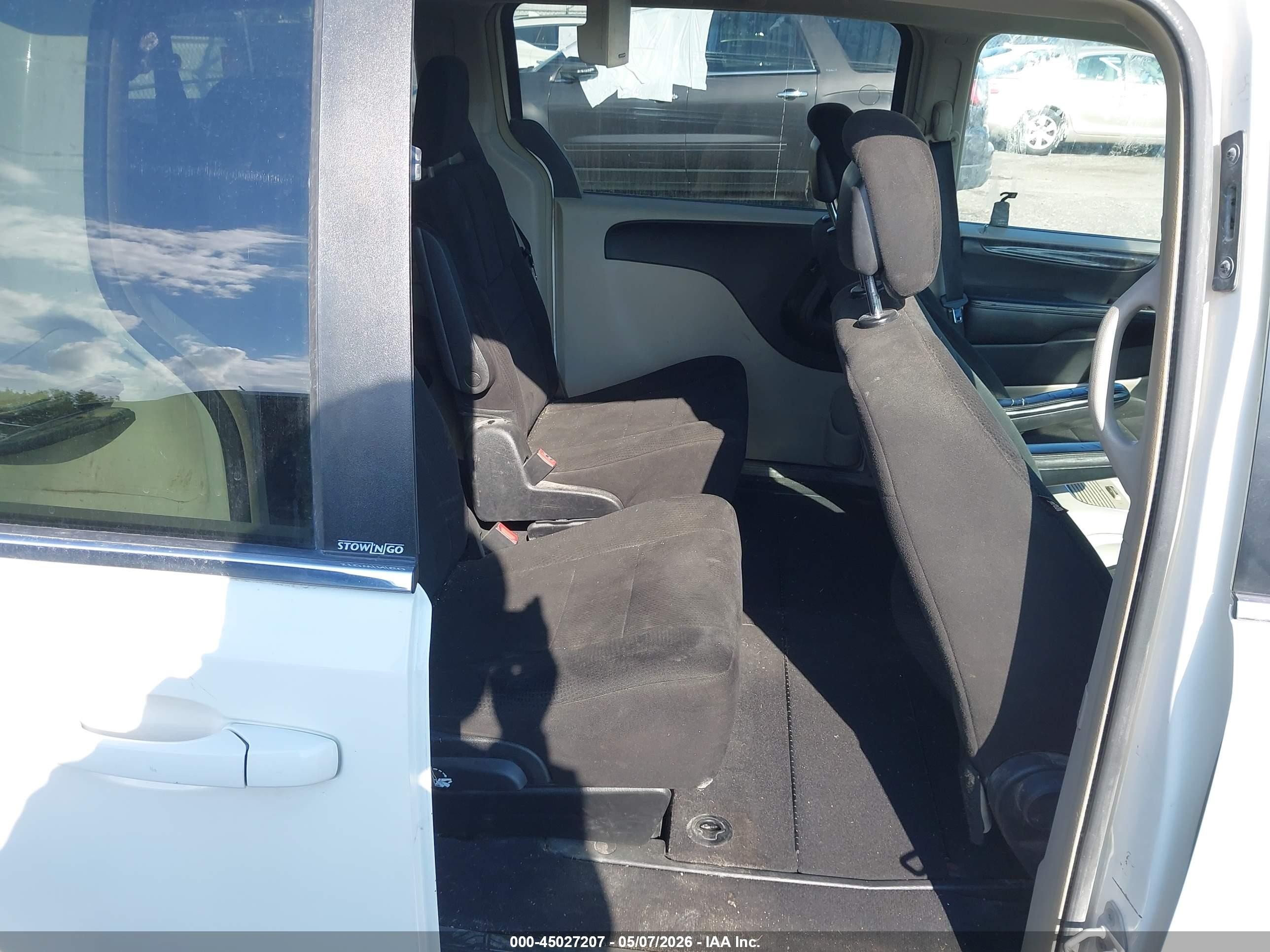 2011 Dodge Grand Caravan Crew White vin: 2D4RN5DGXBR756170