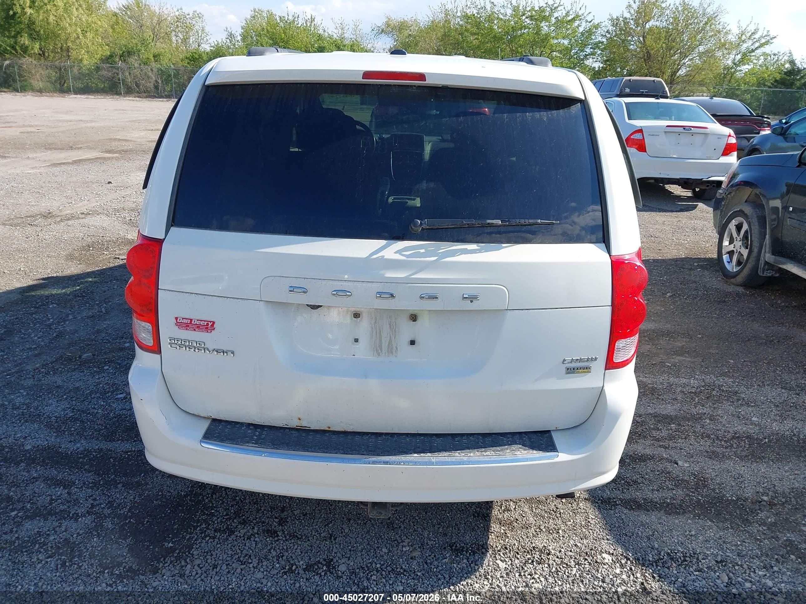 2011 Dodge Grand Caravan Crew White vin: 2D4RN5DGXBR756170