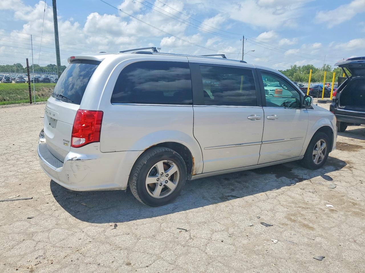 2011 Dodge Grand Caravan Crew Silver vin: 2D4RN5DGXBR791100