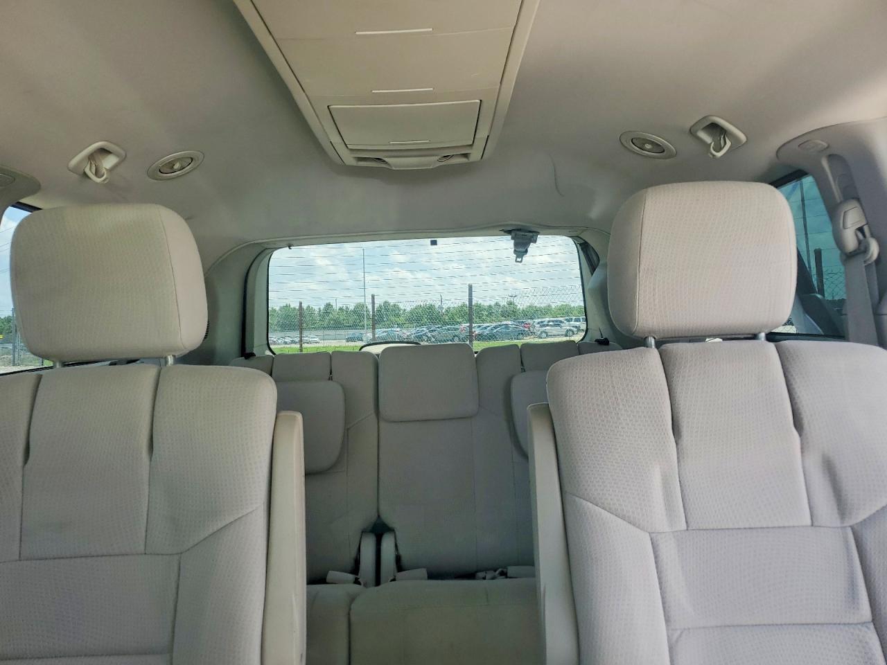 2011 Dodge Grand Caravan Crew Silver vin: 2D4RN5DGXBR791100