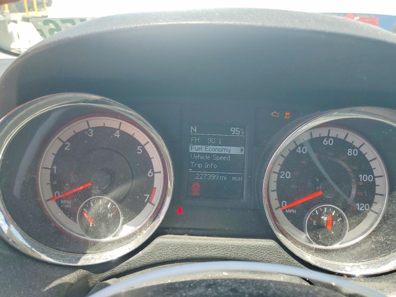 2011 Dodge Grand Caravan Crew Silver vin: 2D4RN5DGXBR791100