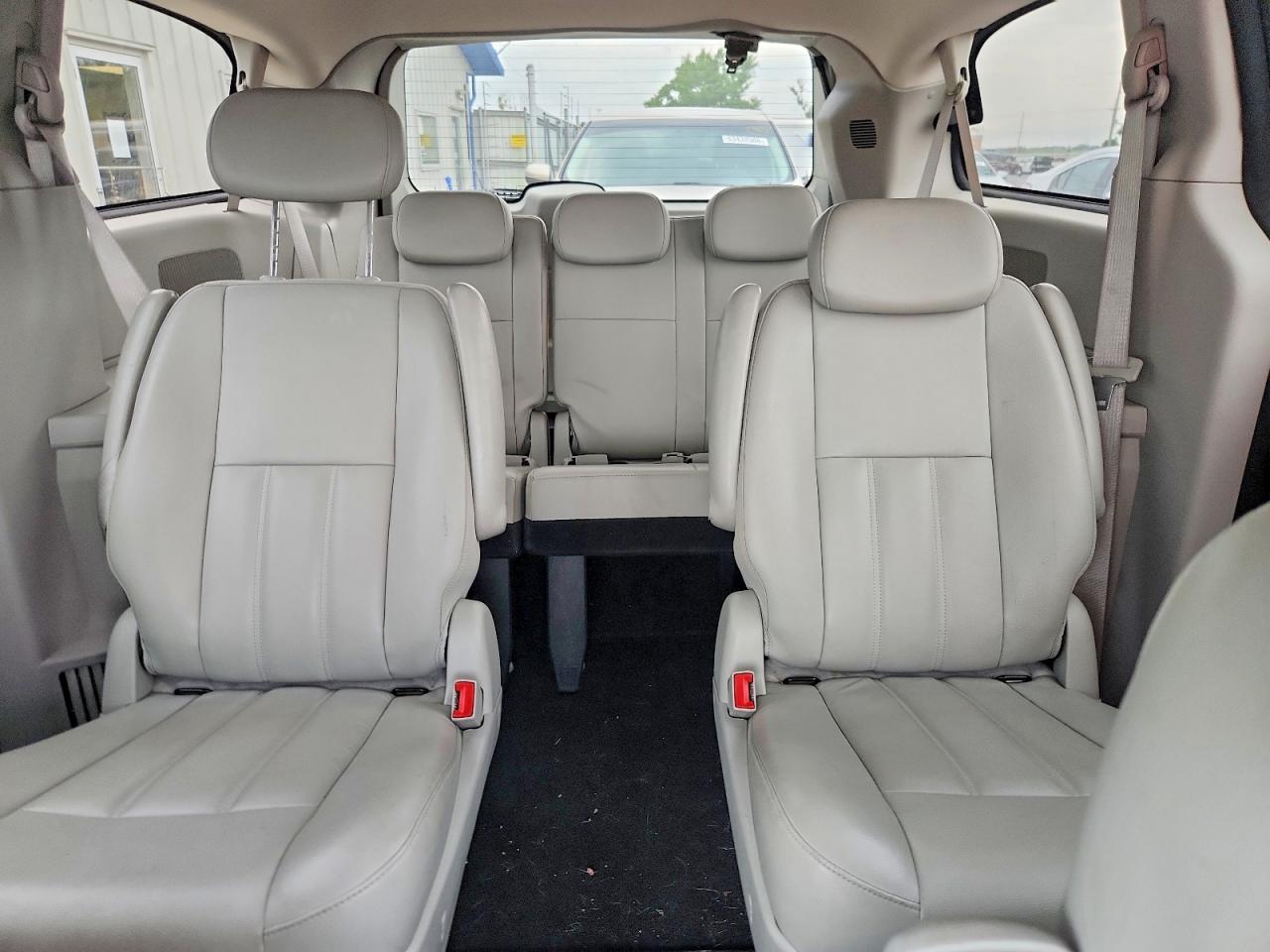 2010 Dodge Grand Caravan Sxt Beige vin: 2D4RN5DX2AR446612
