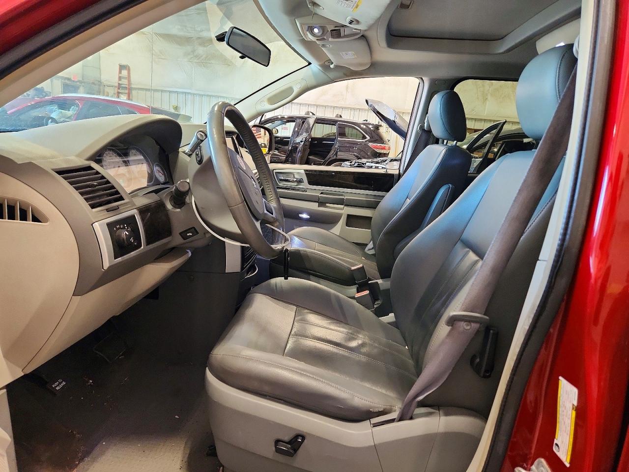 2010 Dodge Grand Caravan Sxt Red vin: 2D4RN5DX3AR124853