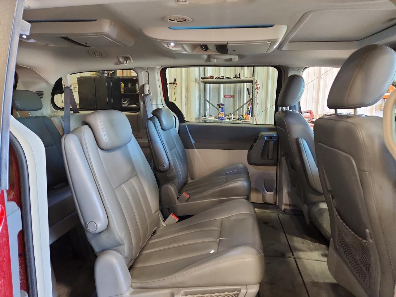 2010 Dodge Grand Caravan Sxt Red vin: 2D4RN5DX3AR124853