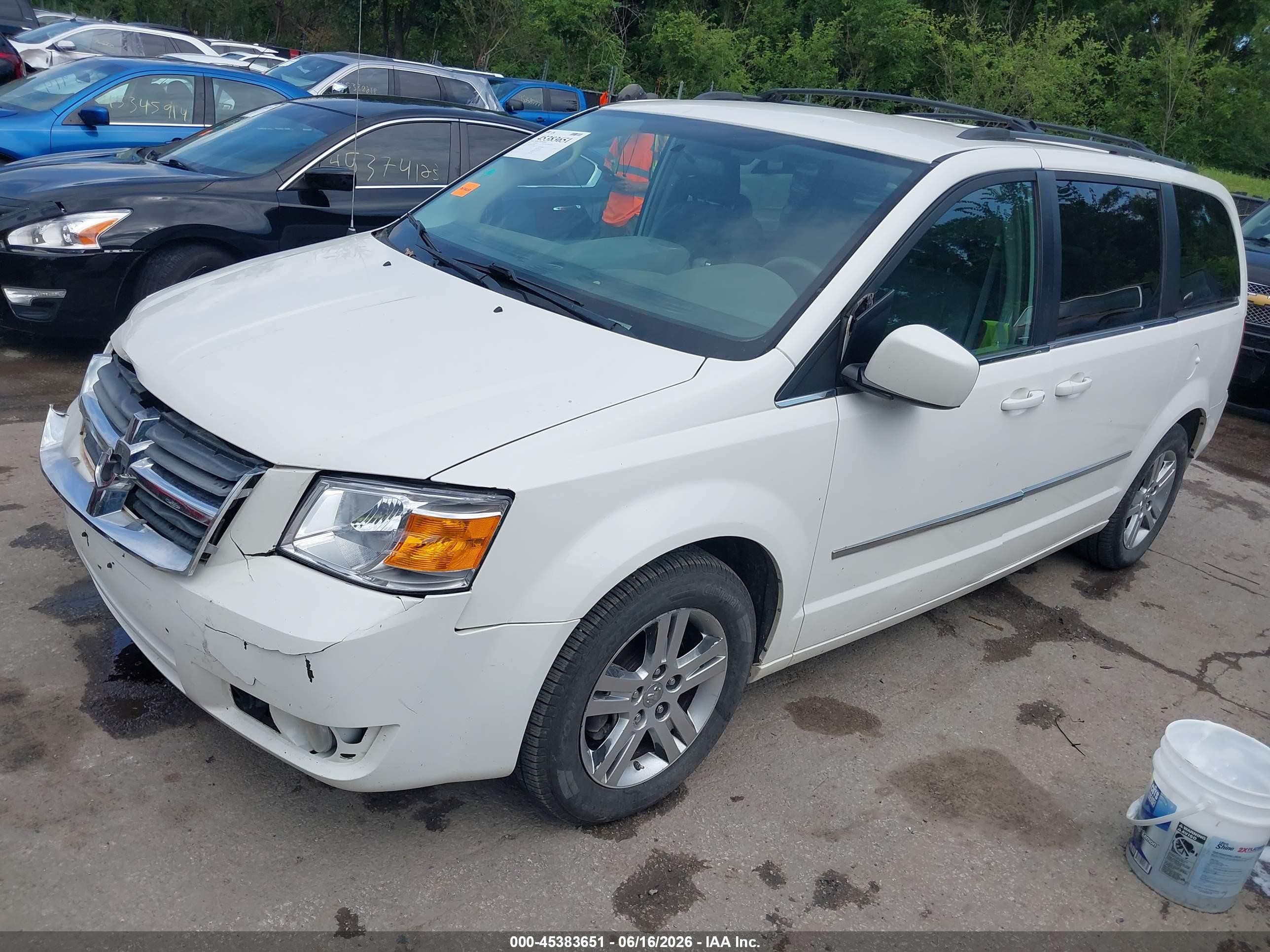 2010 Dodge Grand Caravan Sxt White vin: 2D4RN5DX3AR290225