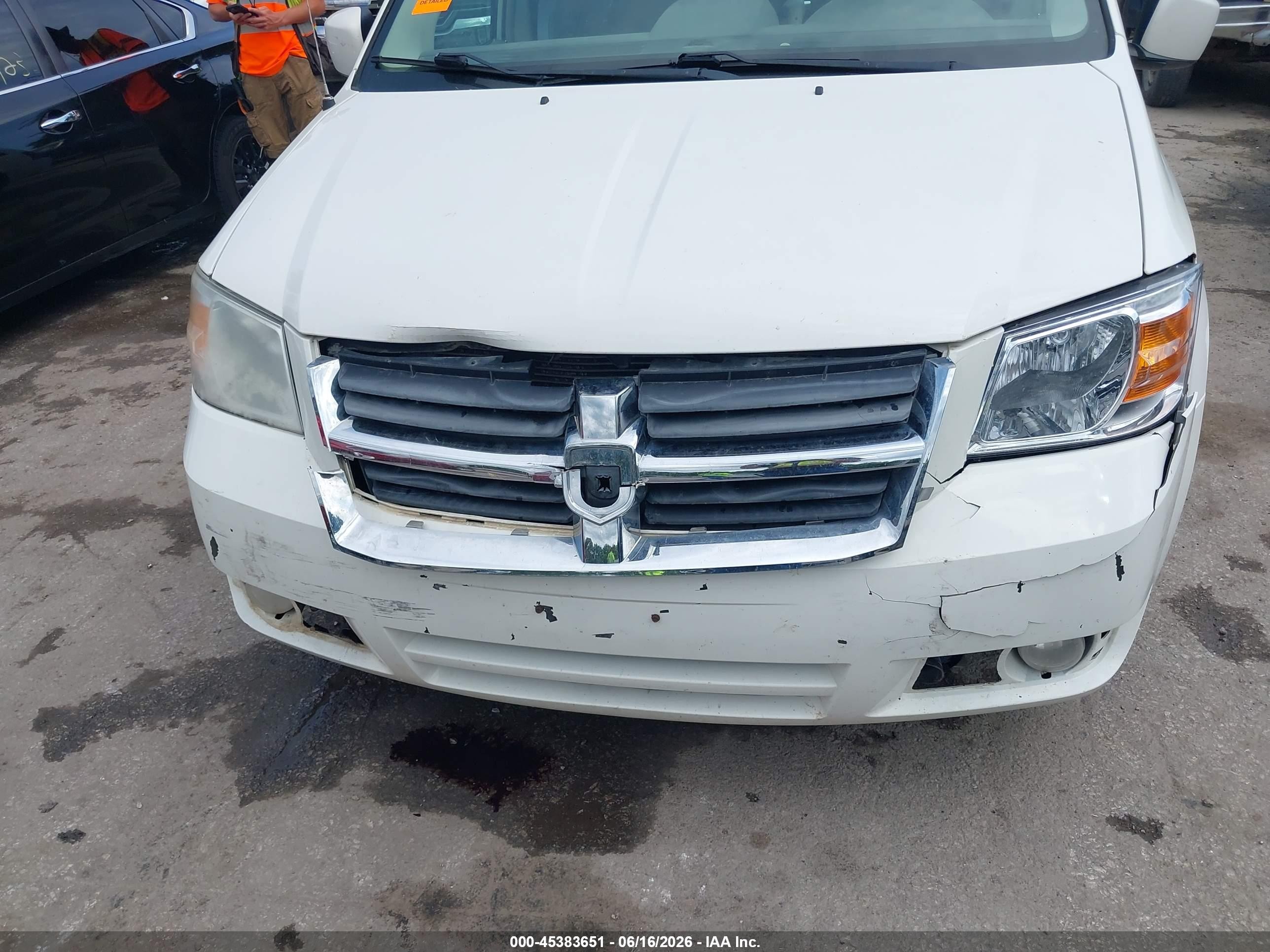 2010 Dodge Grand Caravan Sxt White vin: 2D4RN5DX3AR290225