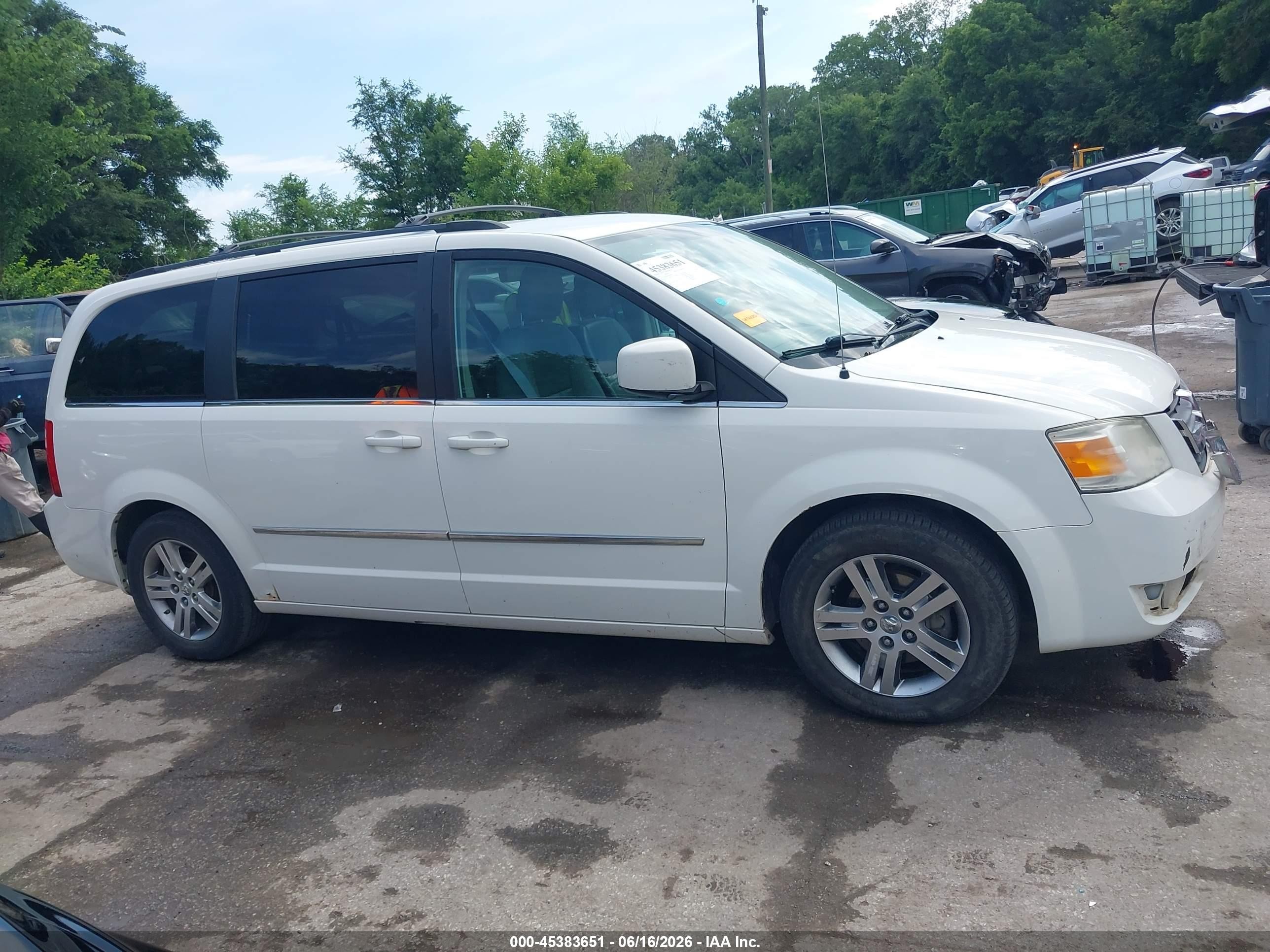 2010 Dodge Grand Caravan Sxt White vin: 2D4RN5DX3AR290225