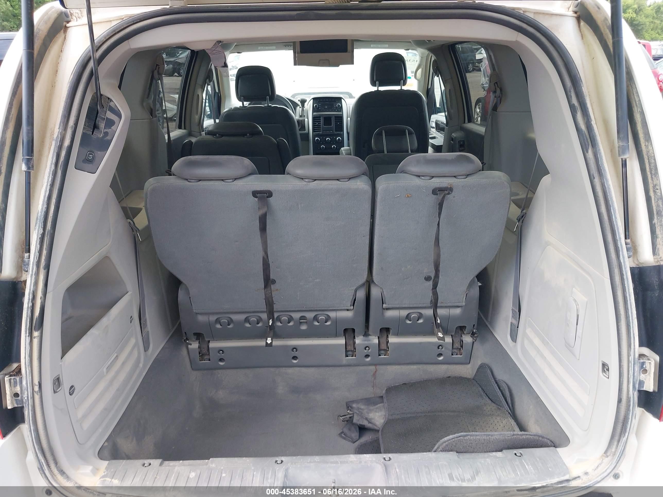 2010 Dodge Grand Caravan Sxt White vin: 2D4RN5DX3AR290225