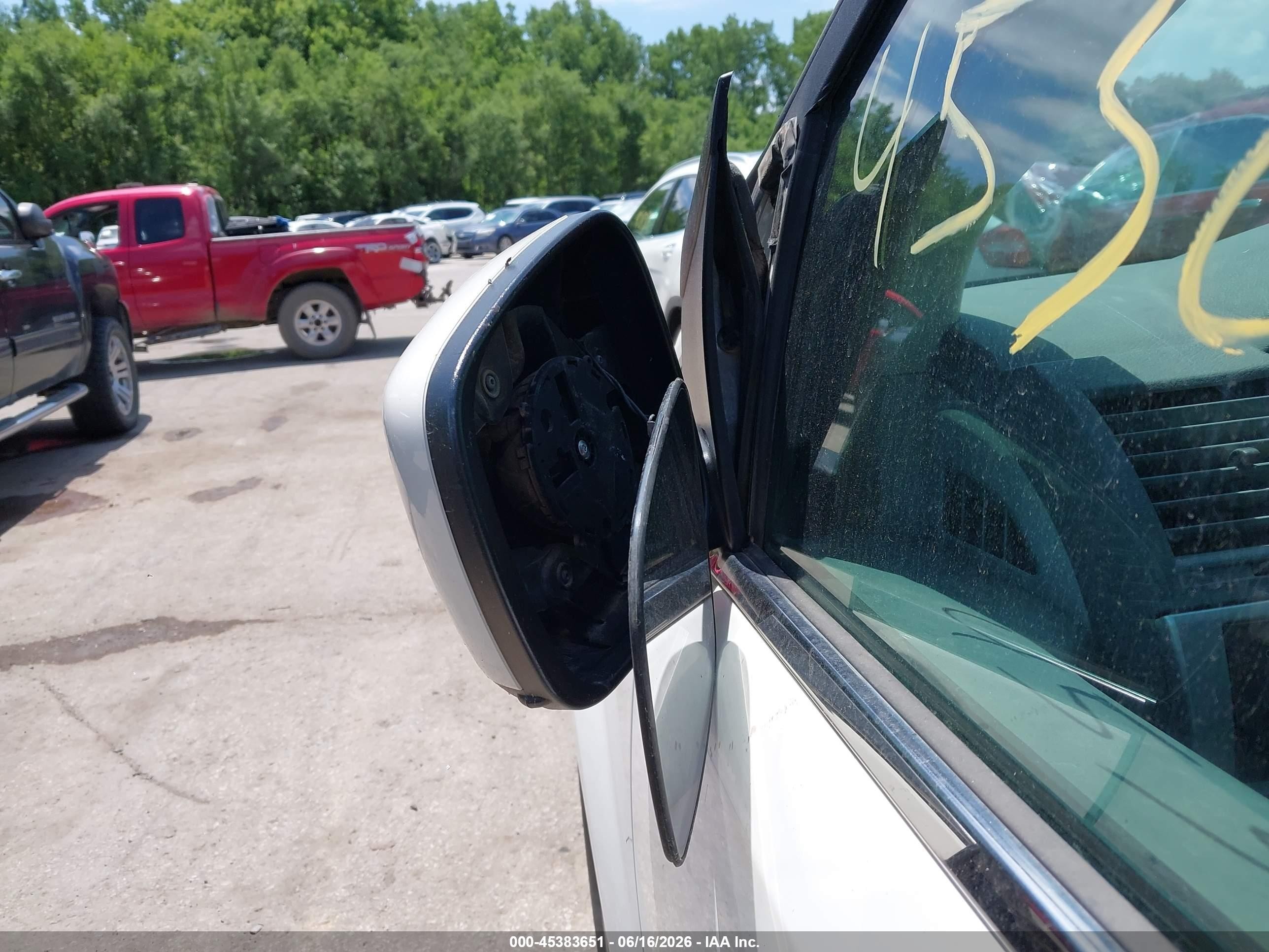 2010 Dodge Grand Caravan Sxt White vin: 2D4RN5DX3AR290225