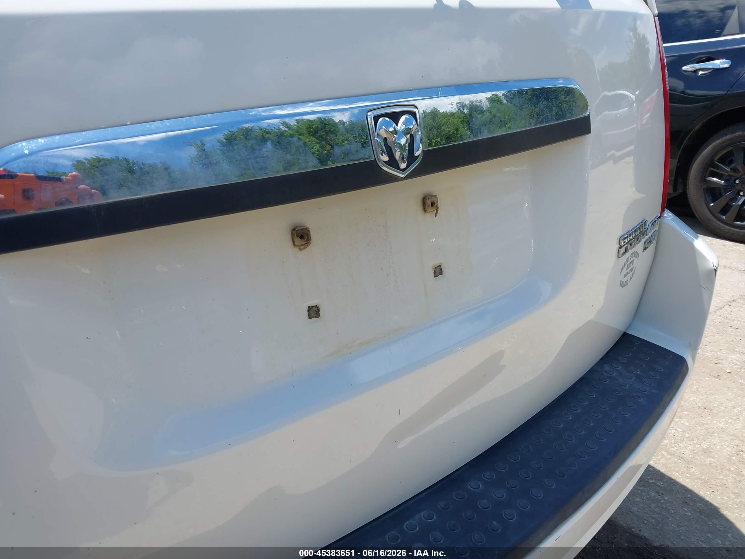 2010 Dodge Grand Caravan Sxt White vin: 2D4RN5DX3AR290225