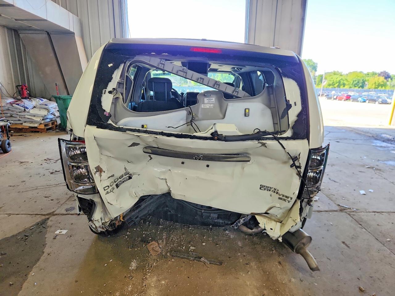 2010 Dodge Grand Caravan Sxt White vin: 2D4RN5DX4AR147834