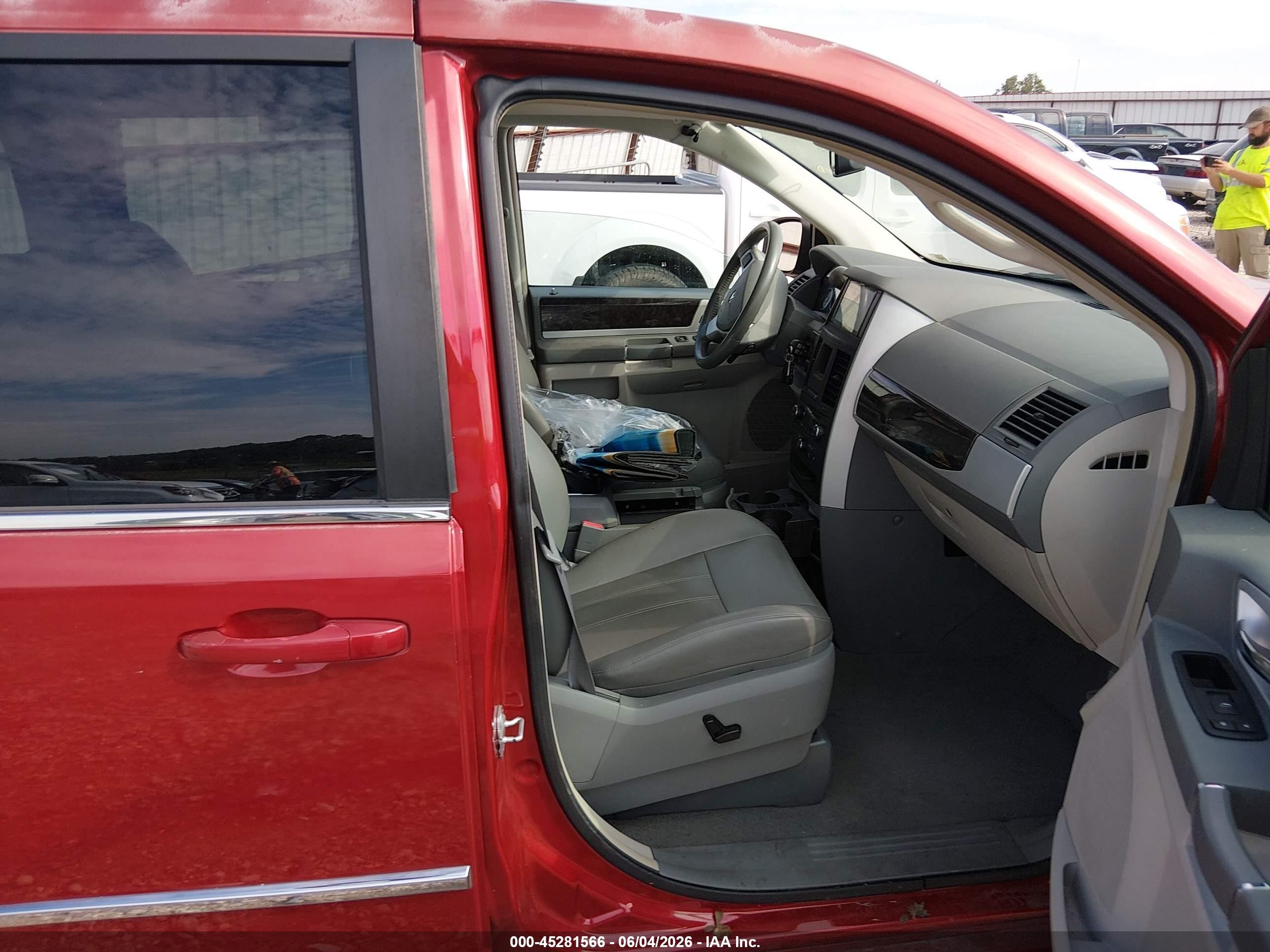 2010 Dodge Grand Caravan Sxt Red vin: 2D4RN5DX5AR124465