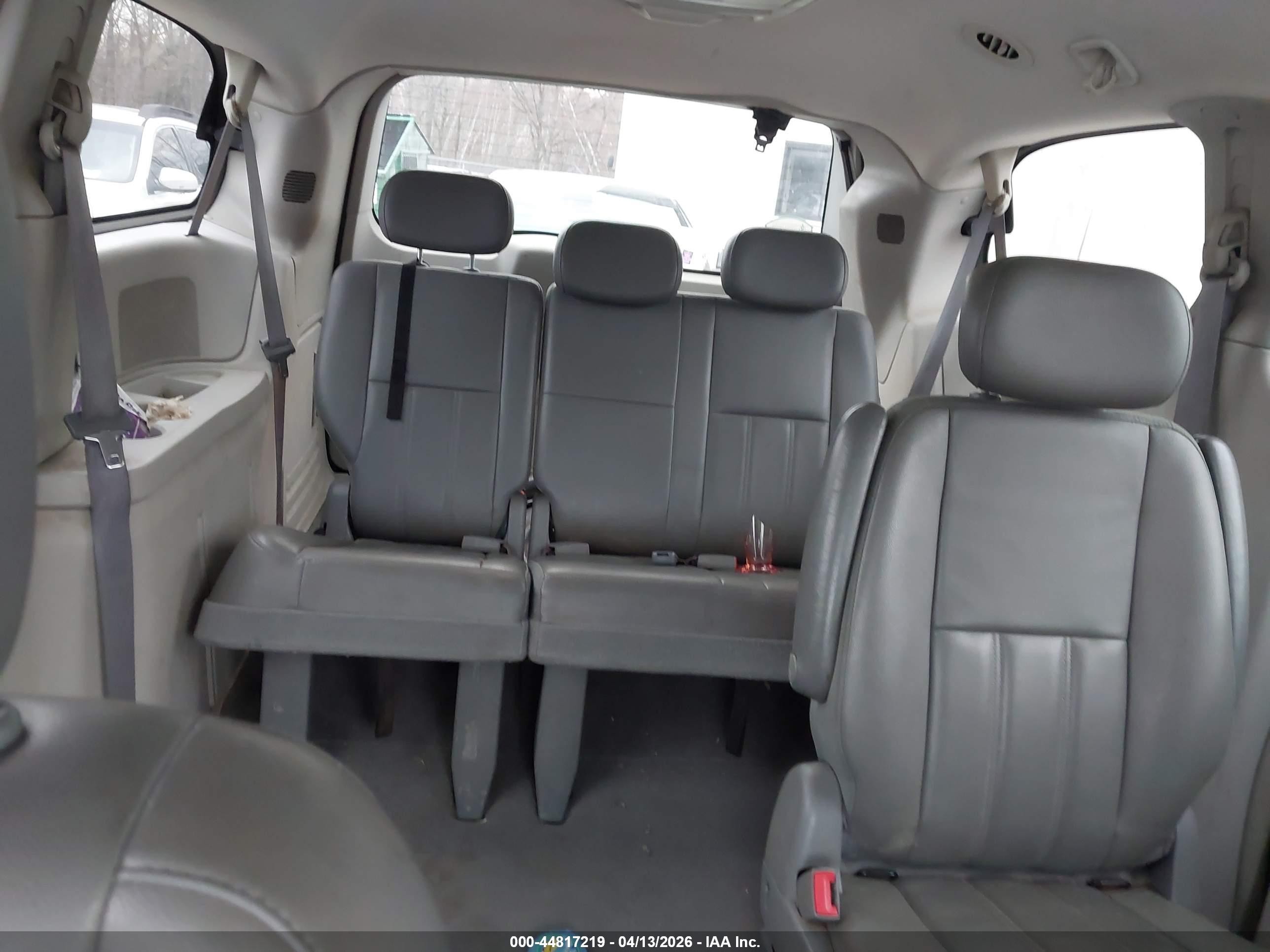 2010 Dodge Grand Caravan Sxt Gray vin: 2D4RN5DX7AR302442