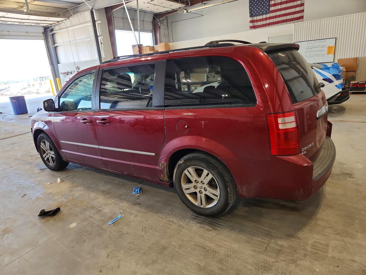 2010 Dodge Grand Caravan Crew Maroon vin: 2D4RN6DX0AR440068