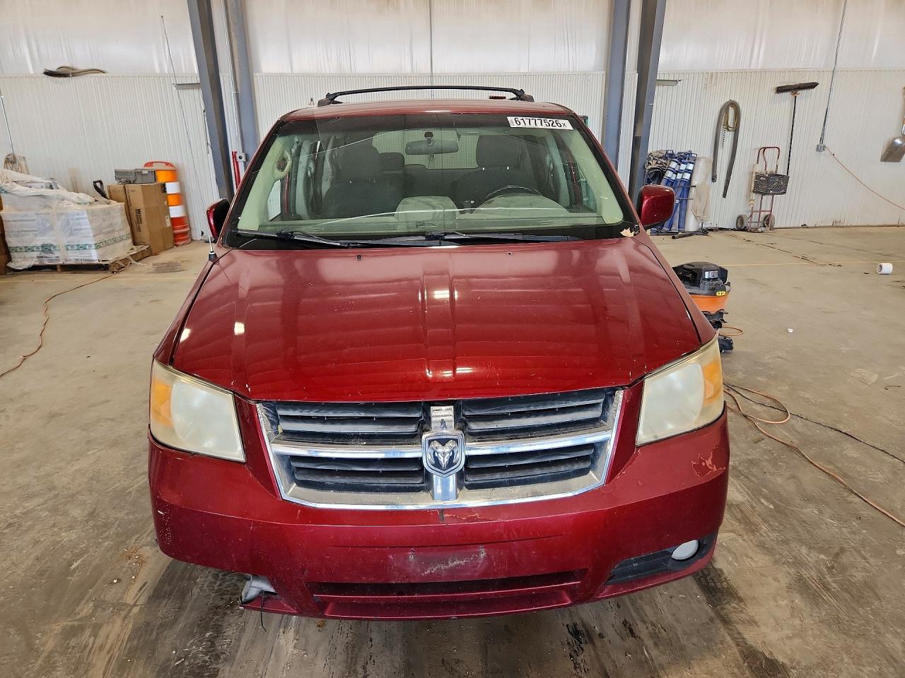 2010 Dodge Grand Caravan Crew Maroon vin: 2D4RN6DX0AR440068