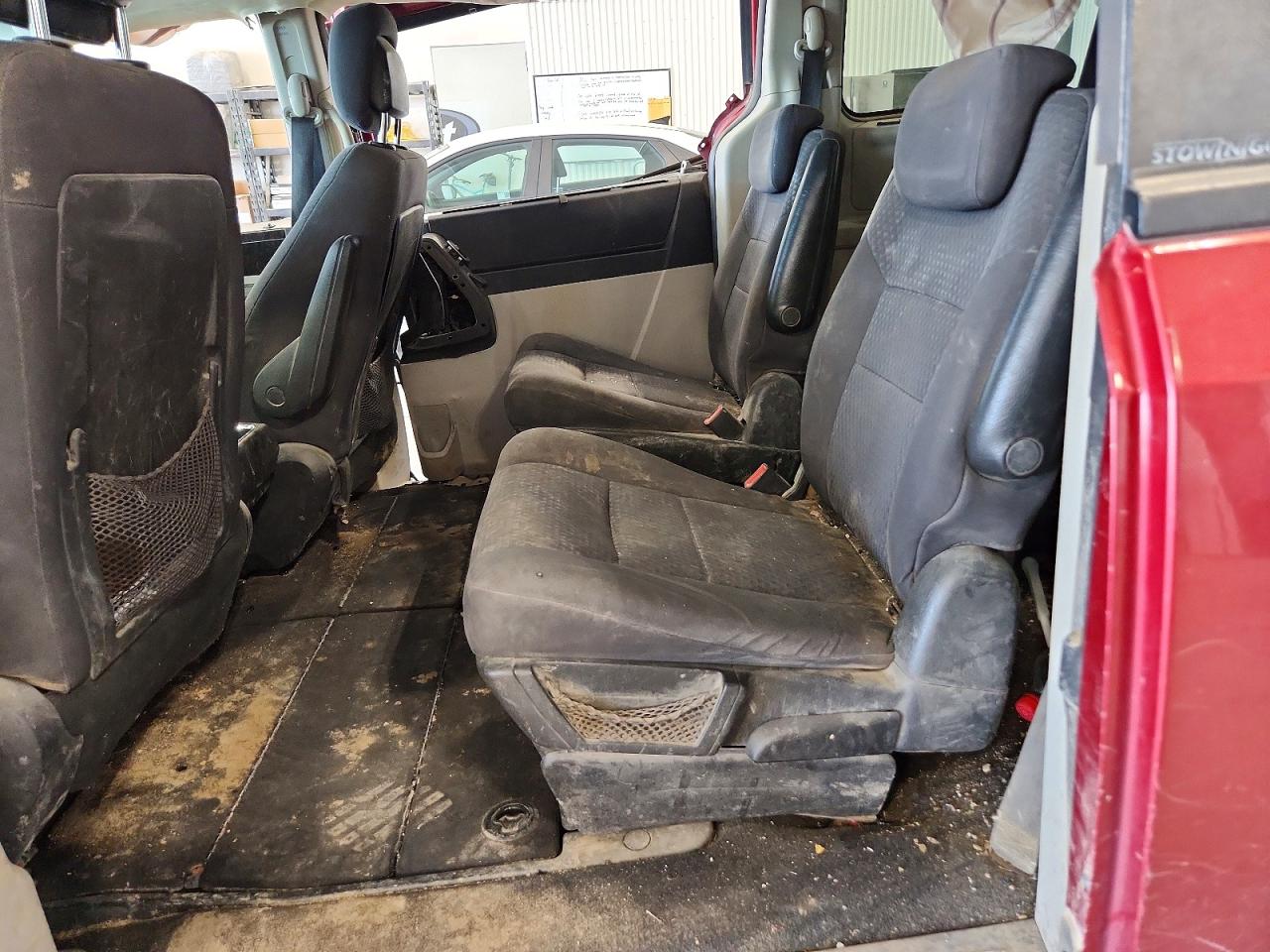2010 Dodge Grand Caravan Crew Maroon vin: 2D4RN6DX0AR440068
