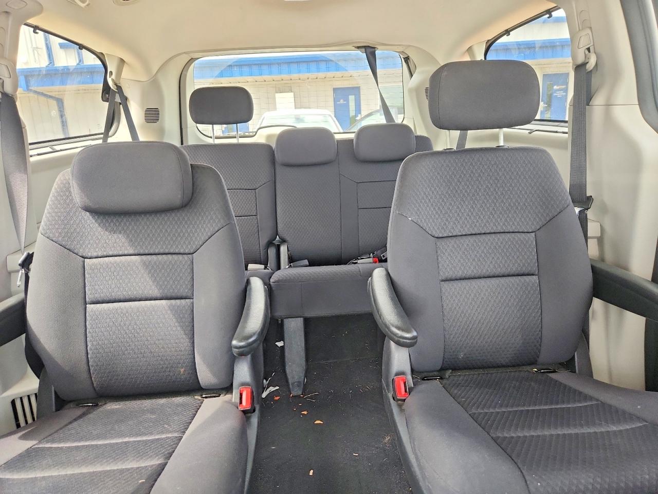 2010 Dodge Grand Caravan Crew Silver vin: 2D4RN6DX1AR364845