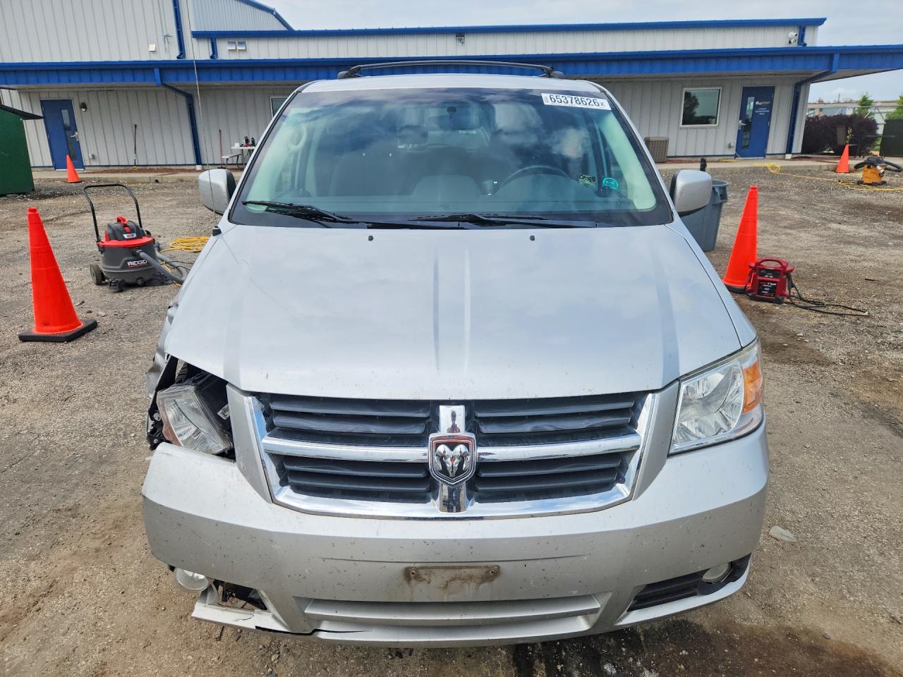 2010 Dodge Grand Caravan Crew Silver vin: 2D4RN6DX1AR364845