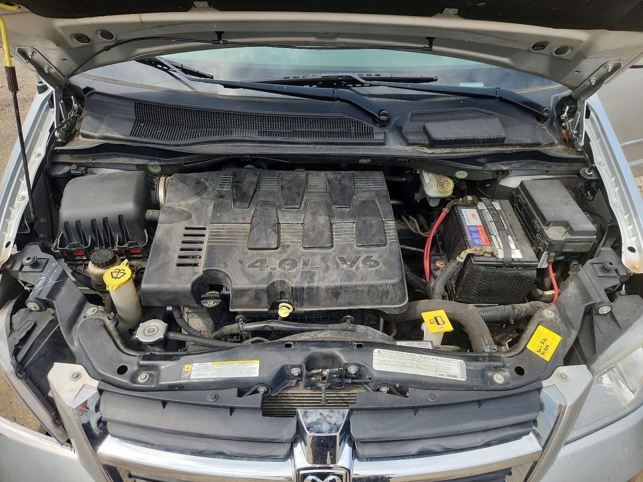 2010 Dodge Grand Caravan Crew Silver vin: 2D4RN6DX1AR364845
