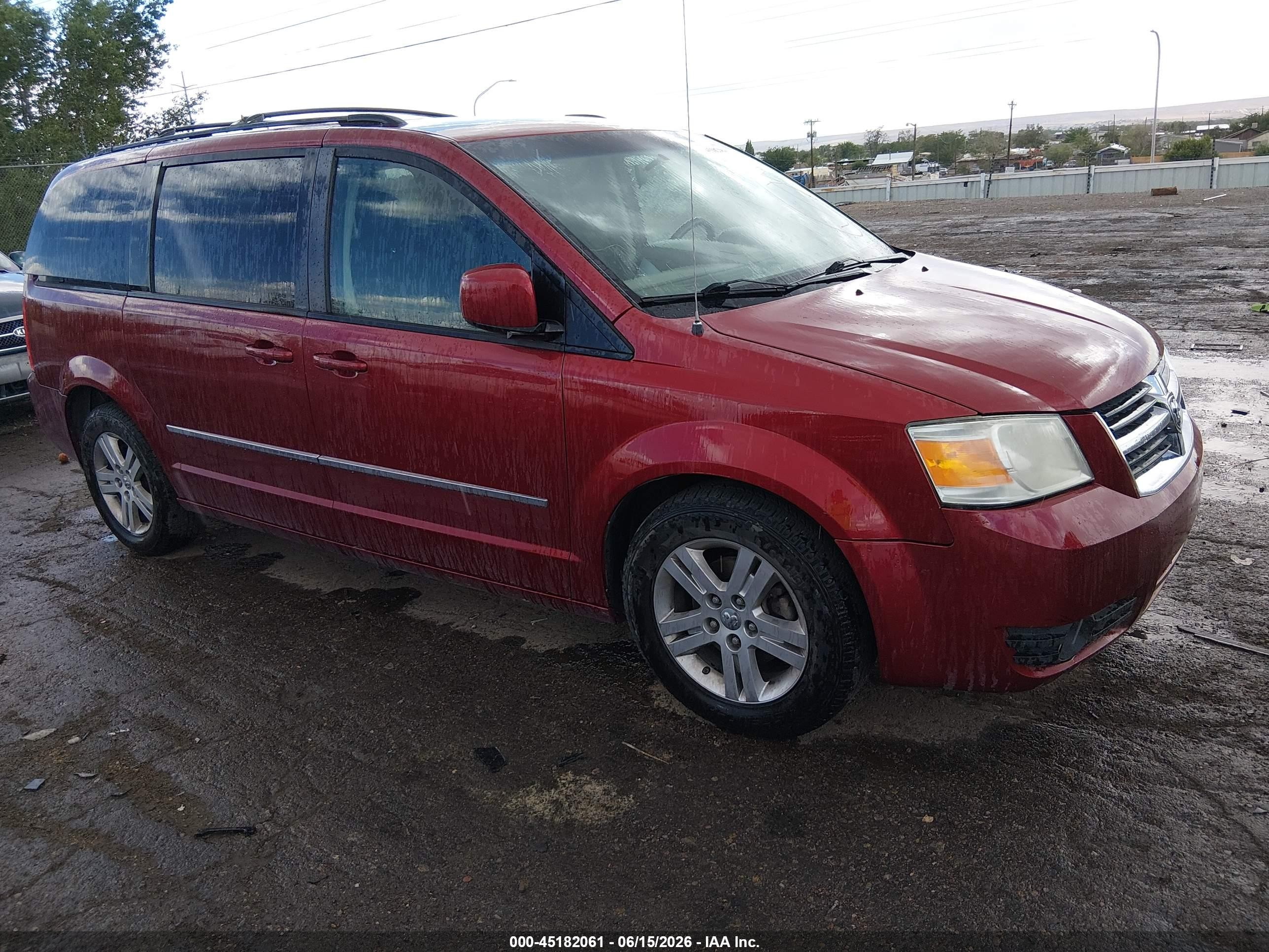 2010 Dodge Grand Caravan Crew Red vin: 2D4RN6DX2AR420047